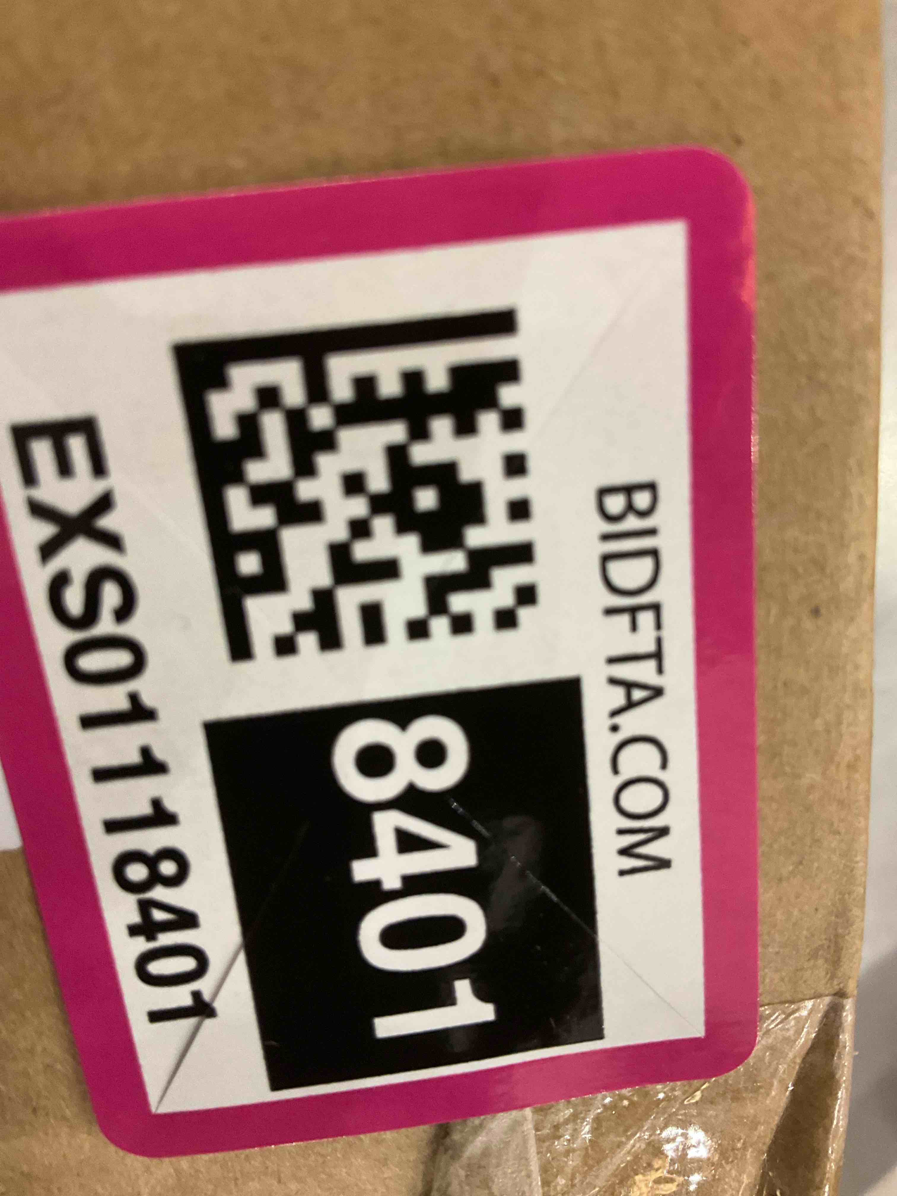 https://s3.amazonaws.com/lotting-images-prod/BargainHunt/EXS01118401_1707249433932.jpeg