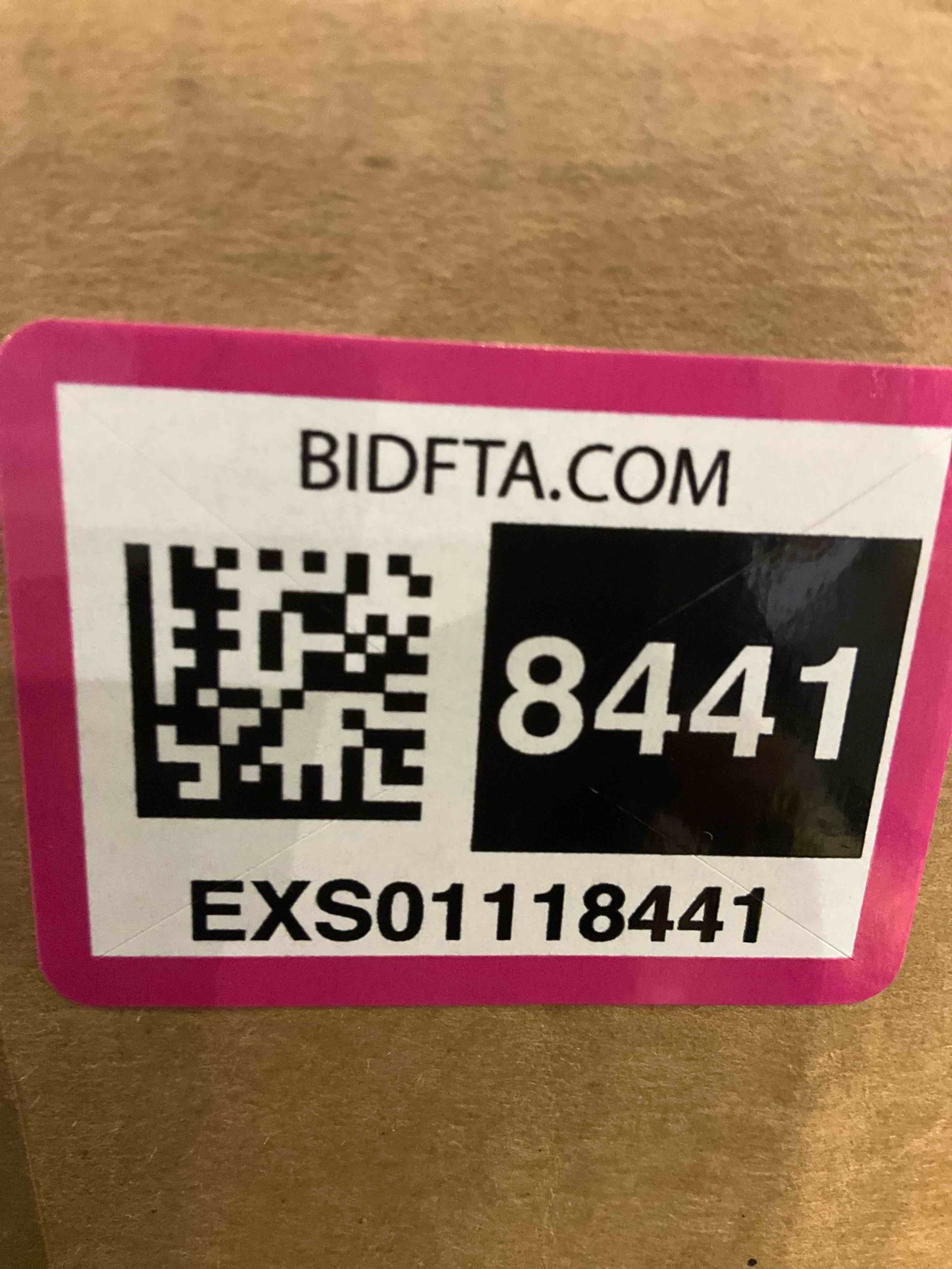 https://s3.amazonaws.com/lotting-images-prod/BargainHunt/EXS01118441_1707317007956.jpeg