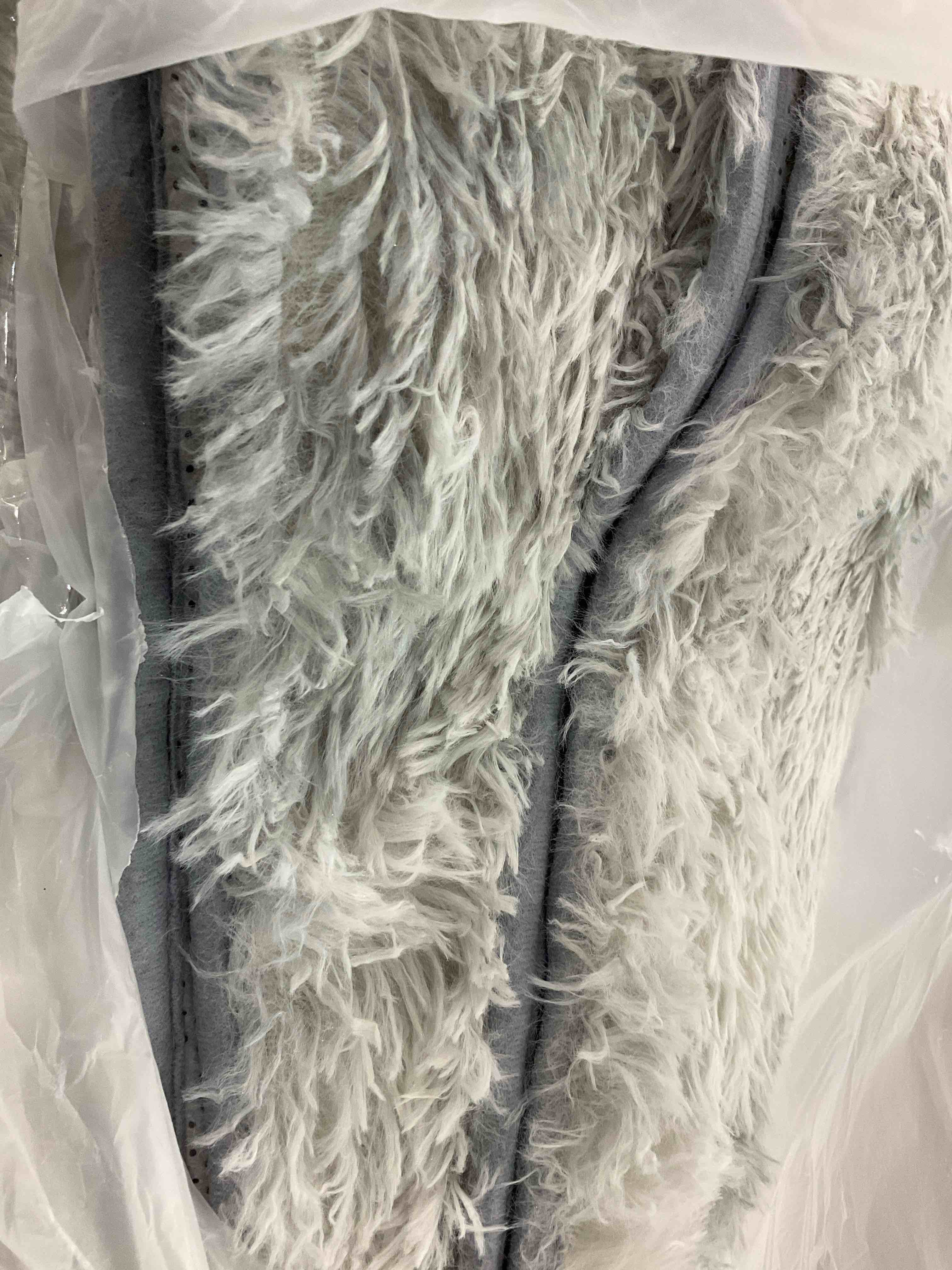 https://s3.amazonaws.com/lotting-images-prod/BargainHunt/EXS01118465_1707322909265.jpeg
