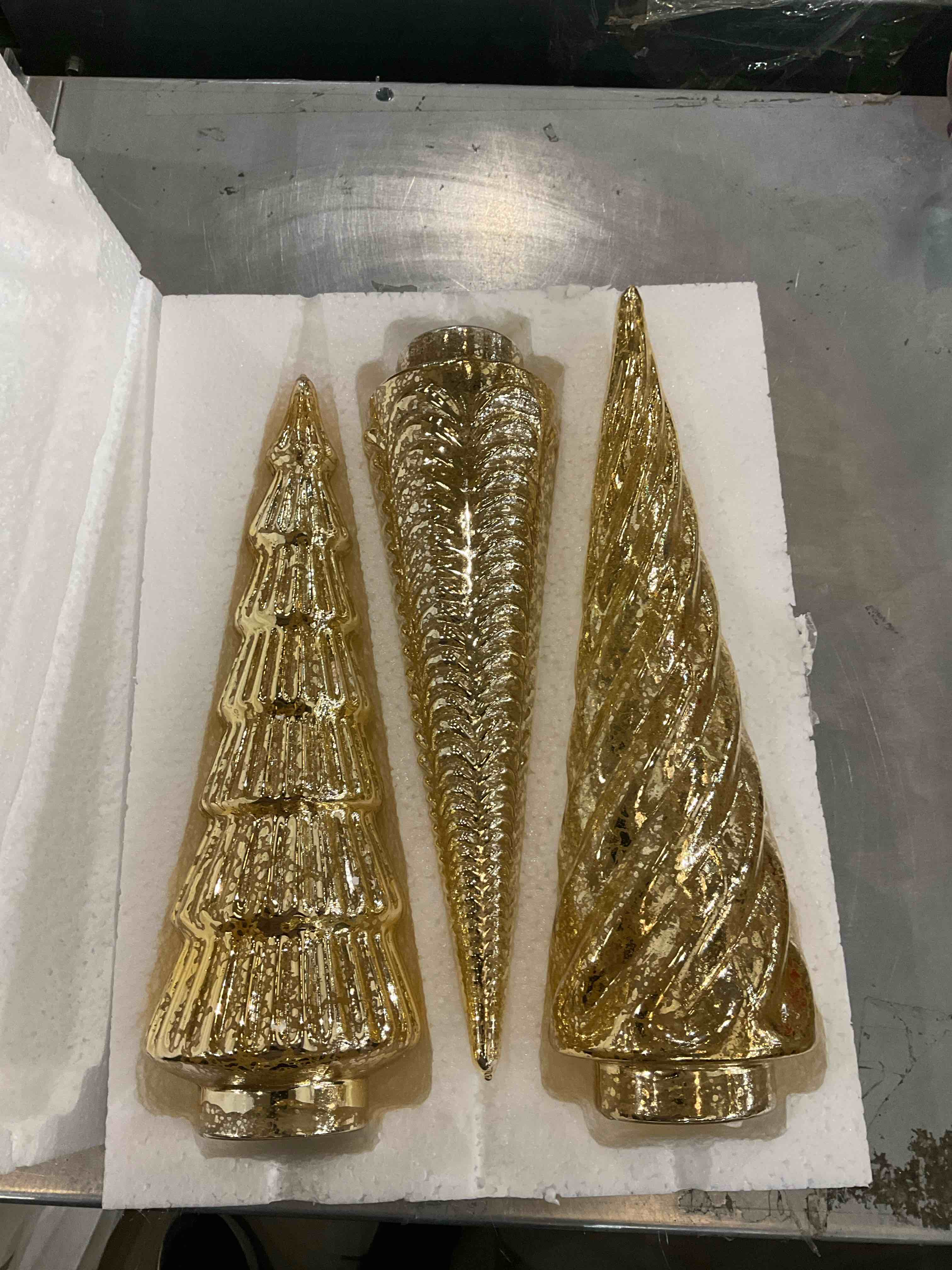https://s3.amazonaws.com/lotting-images-prod/BargainHunt/EXS01120180_1706640342948.jpeg