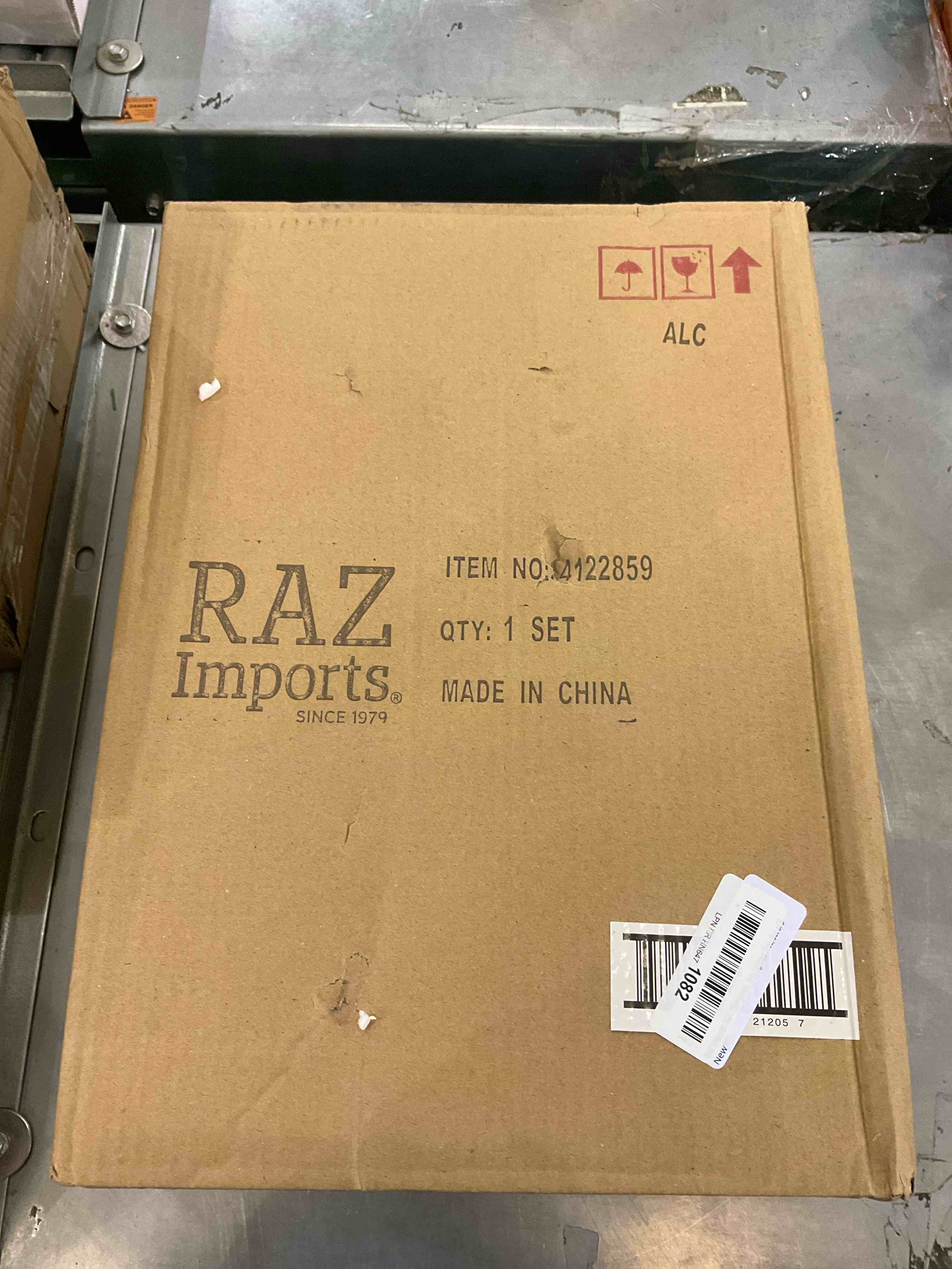 https://s3.amazonaws.com/lotting-images-prod/BargainHunt/EXS01120180_1706640373350.jpeg