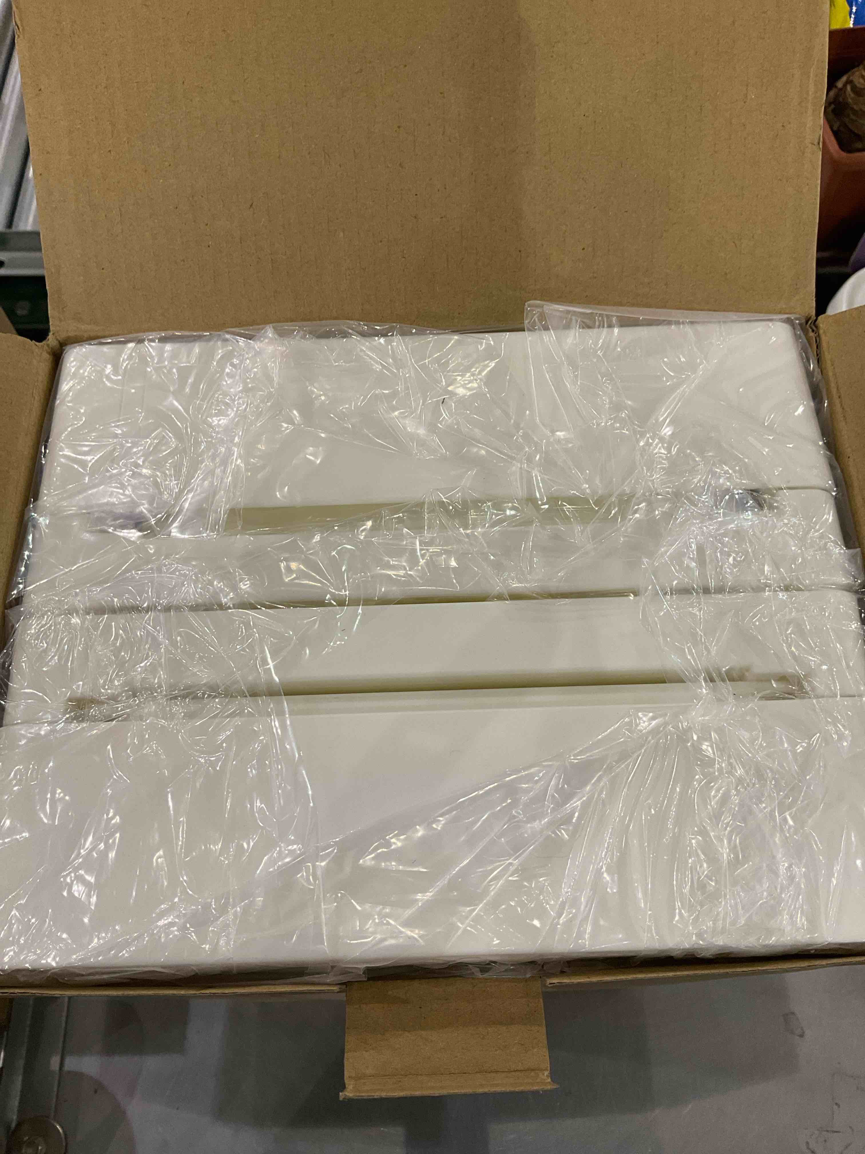 https://s3.amazonaws.com/lotting-images-prod/BargainHunt/EXS01120399_1706790911467.jpeg