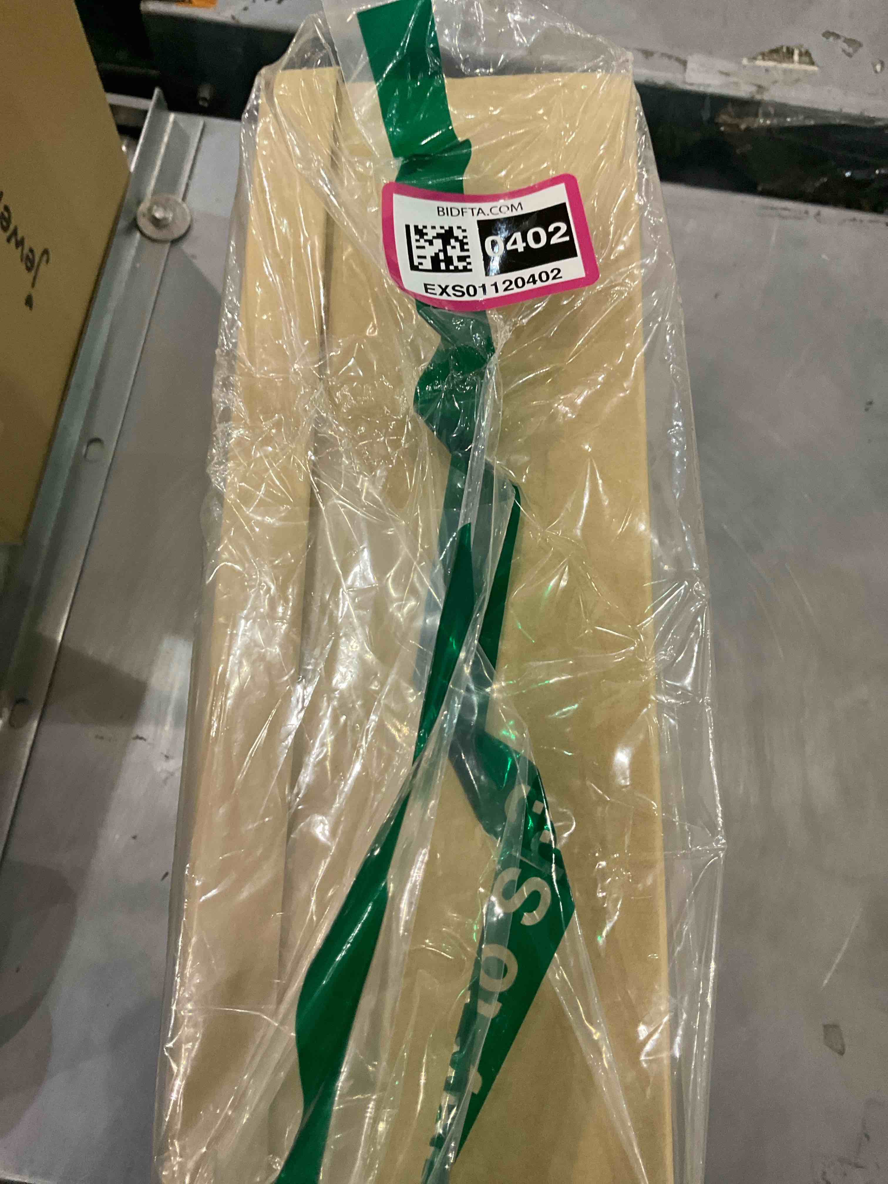 https://s3.amazonaws.com/lotting-images-prod/BargainHunt/EXS01120402_1706791108399.jpeg