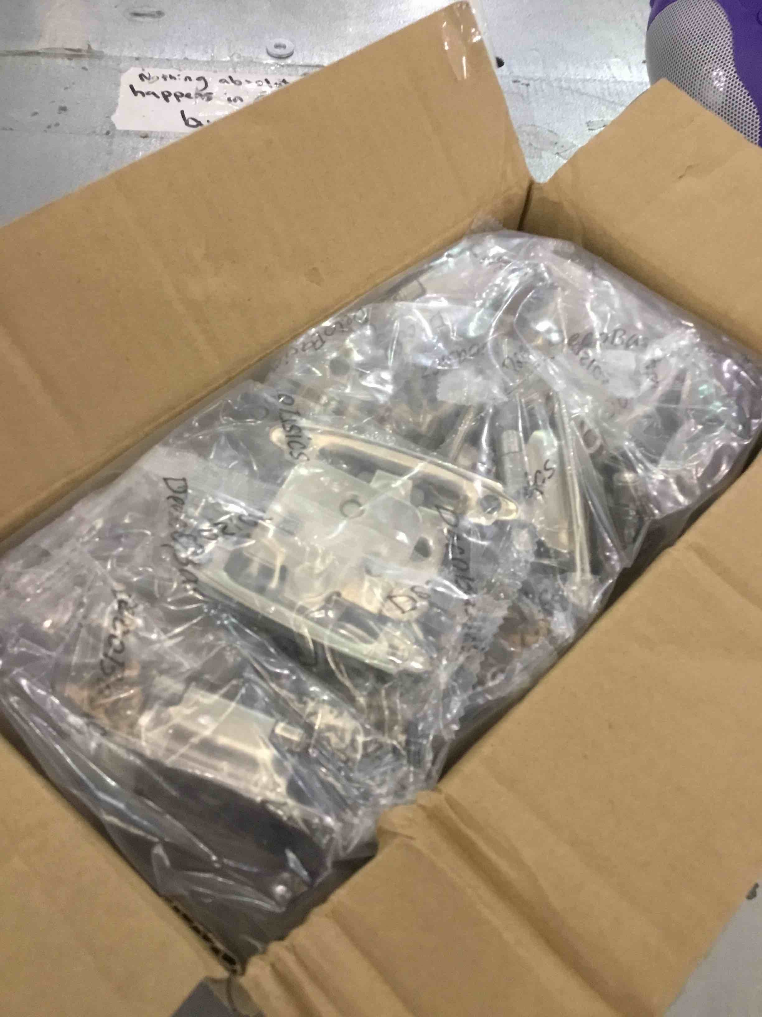 https://s3.amazonaws.com/lotting-images-prod/BargainHunt/EXS01121692_1710442814414.jpeg