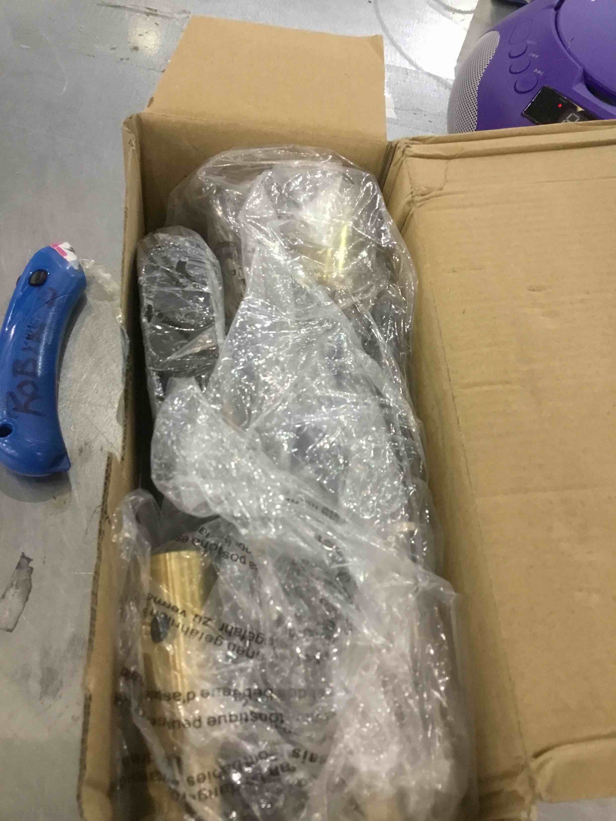 https://s3.amazonaws.com/lotting-images-prod/BargainHunt/EXS01121806_1710517025575.jpeg