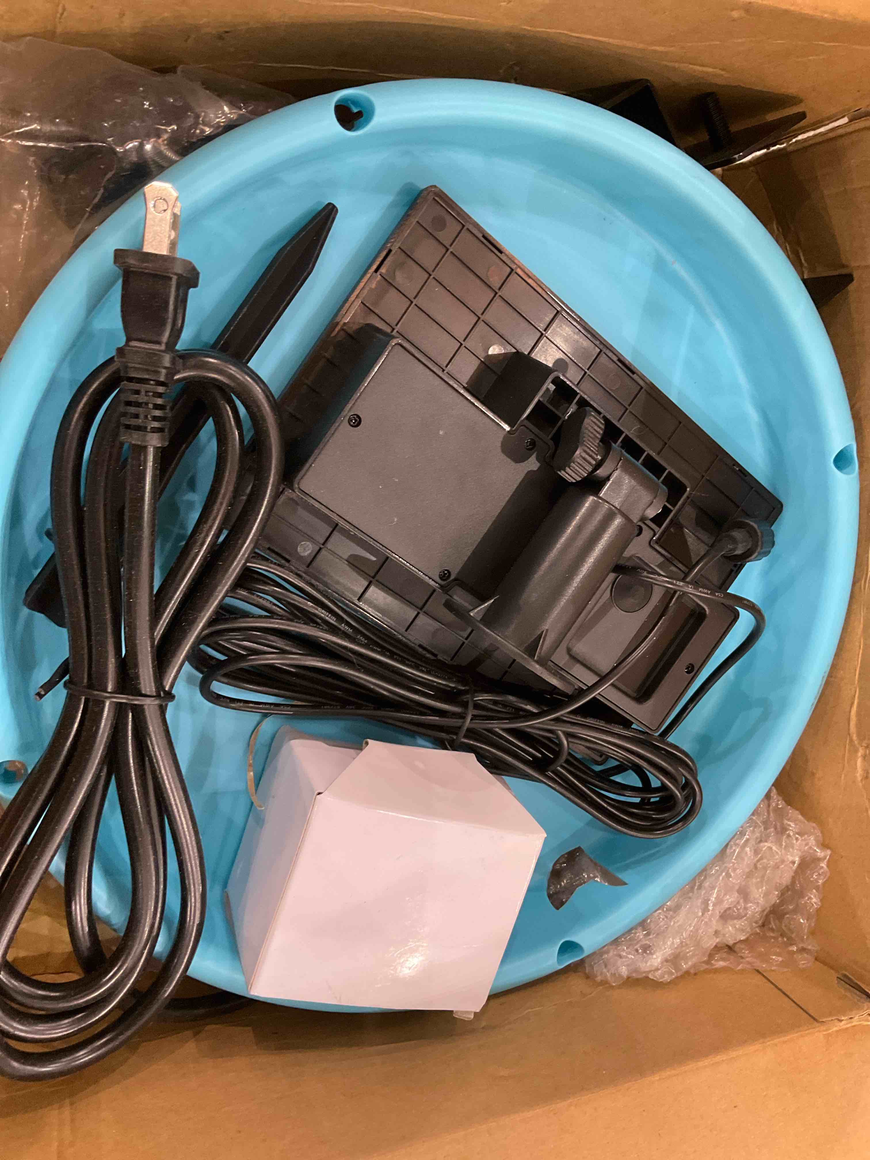 https://s3.amazonaws.com/lotting-images-prod/BargainHunt/EXS01122389_1706637335196.jpeg
