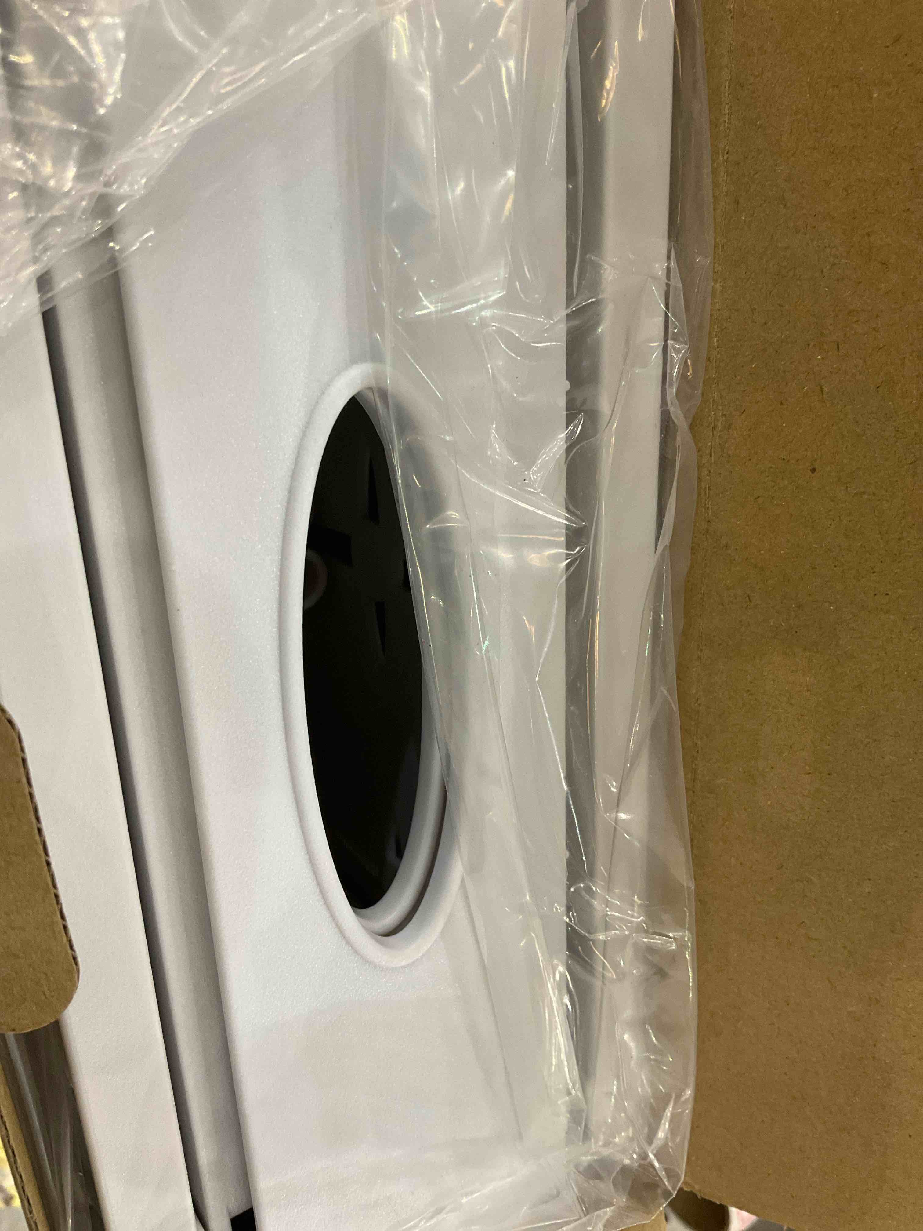 https://s3.amazonaws.com/lotting-images-prod/BargainHunt/EXS01122466_1706717451801.jpeg