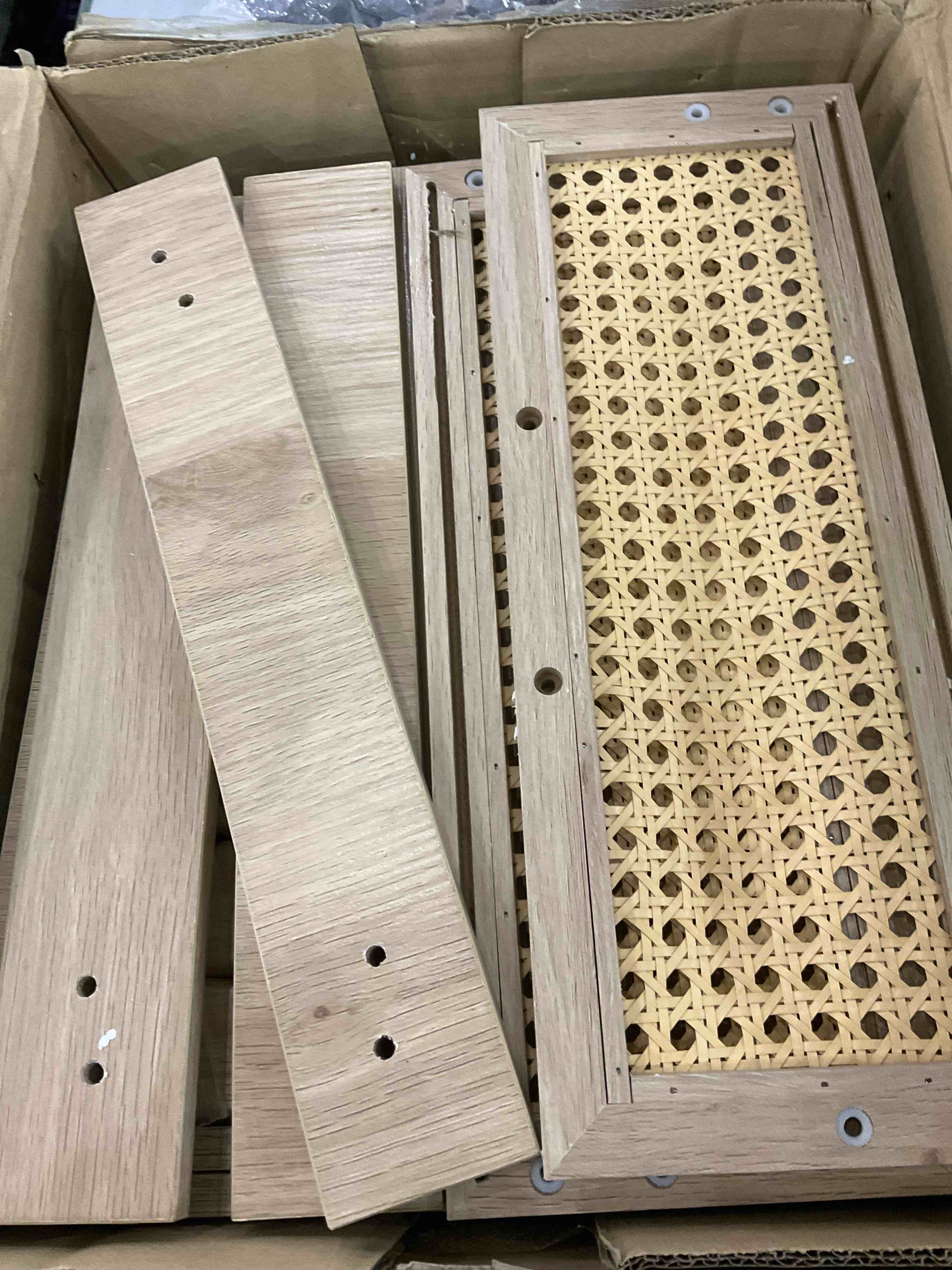 https://s3.amazonaws.com/lotting-images-prod/BargainHunt/EXS01122820_1706550328349.jpeg
