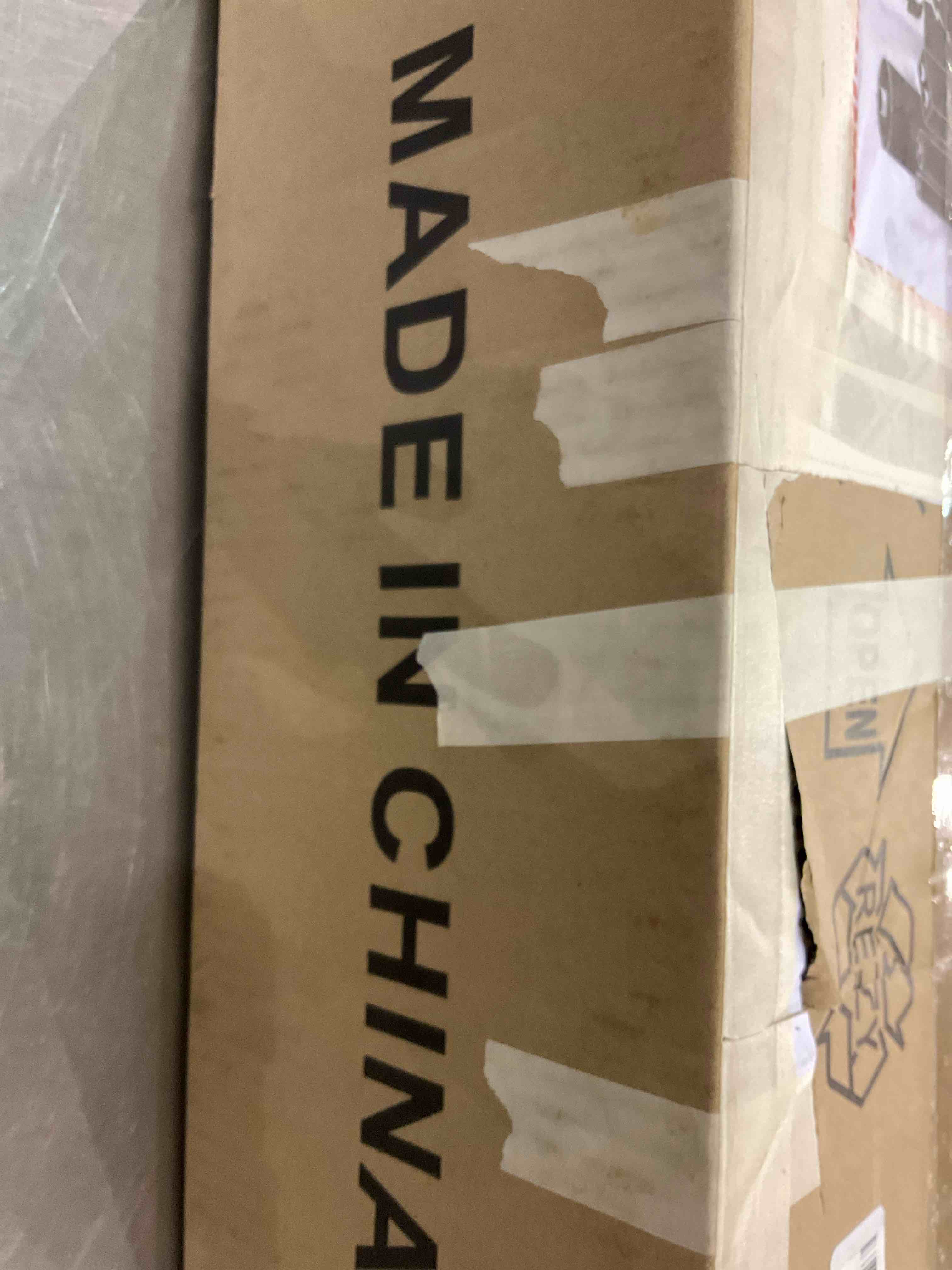 https://s3.amazonaws.com/lotting-images-prod/BargainHunt/EXS01126035_1707222092119.jpeg