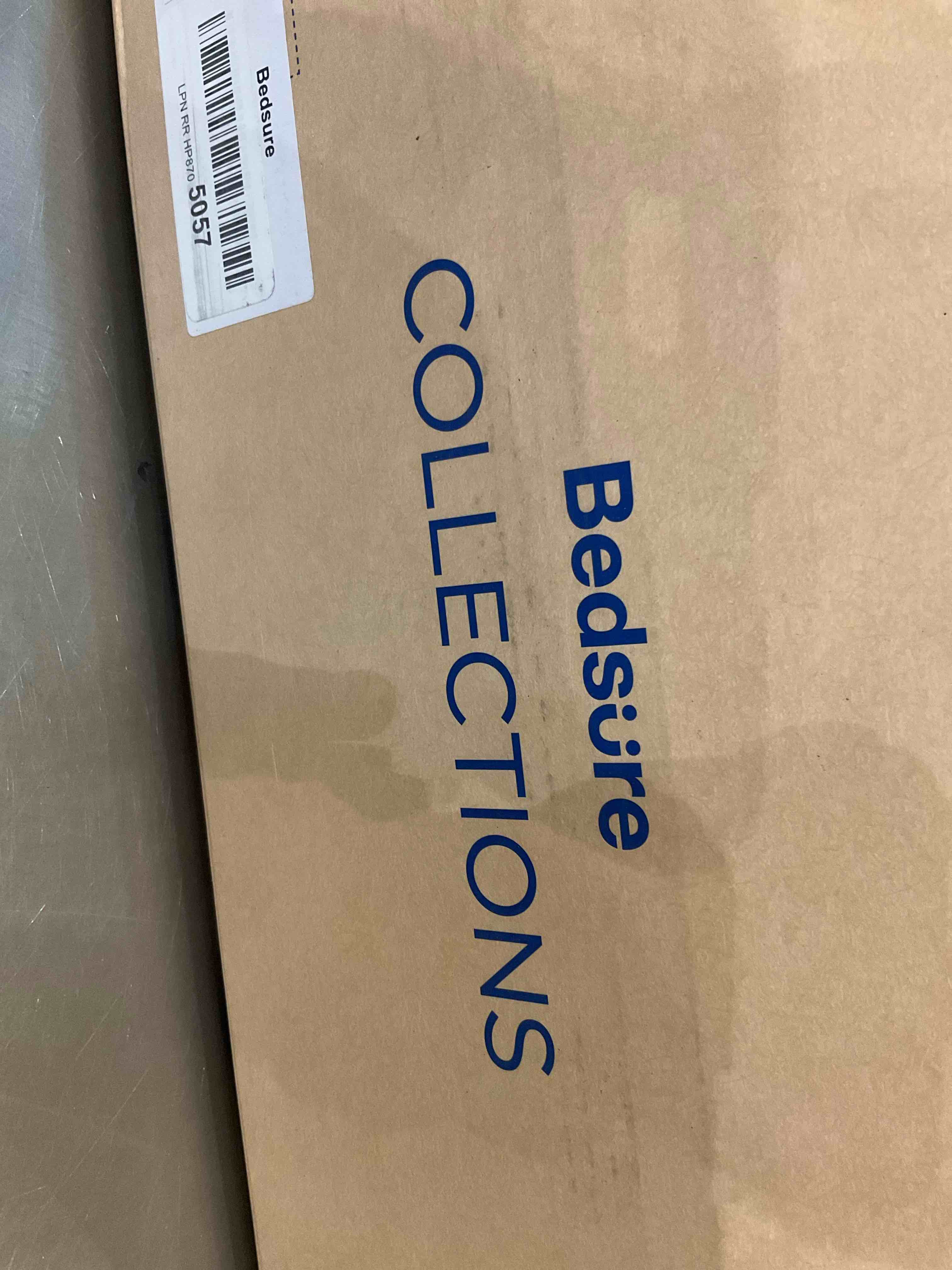 https://s3.amazonaws.com/lotting-images-prod/BargainHunt/EXS01126088_1707229673063.jpeg
