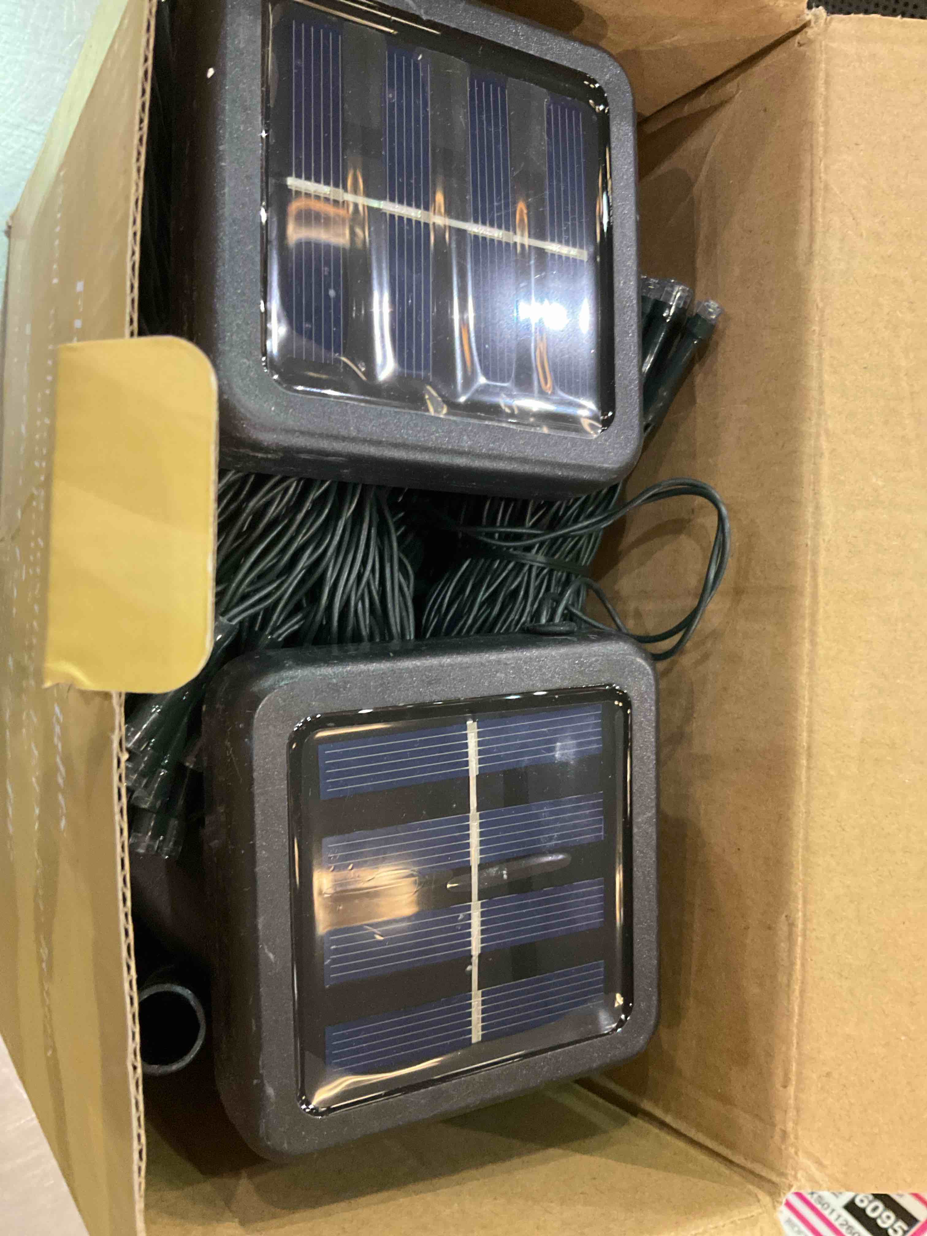 https://s3.amazonaws.com/lotting-images-prod/BargainHunt/EXS01126089_1707229810115.jpeg