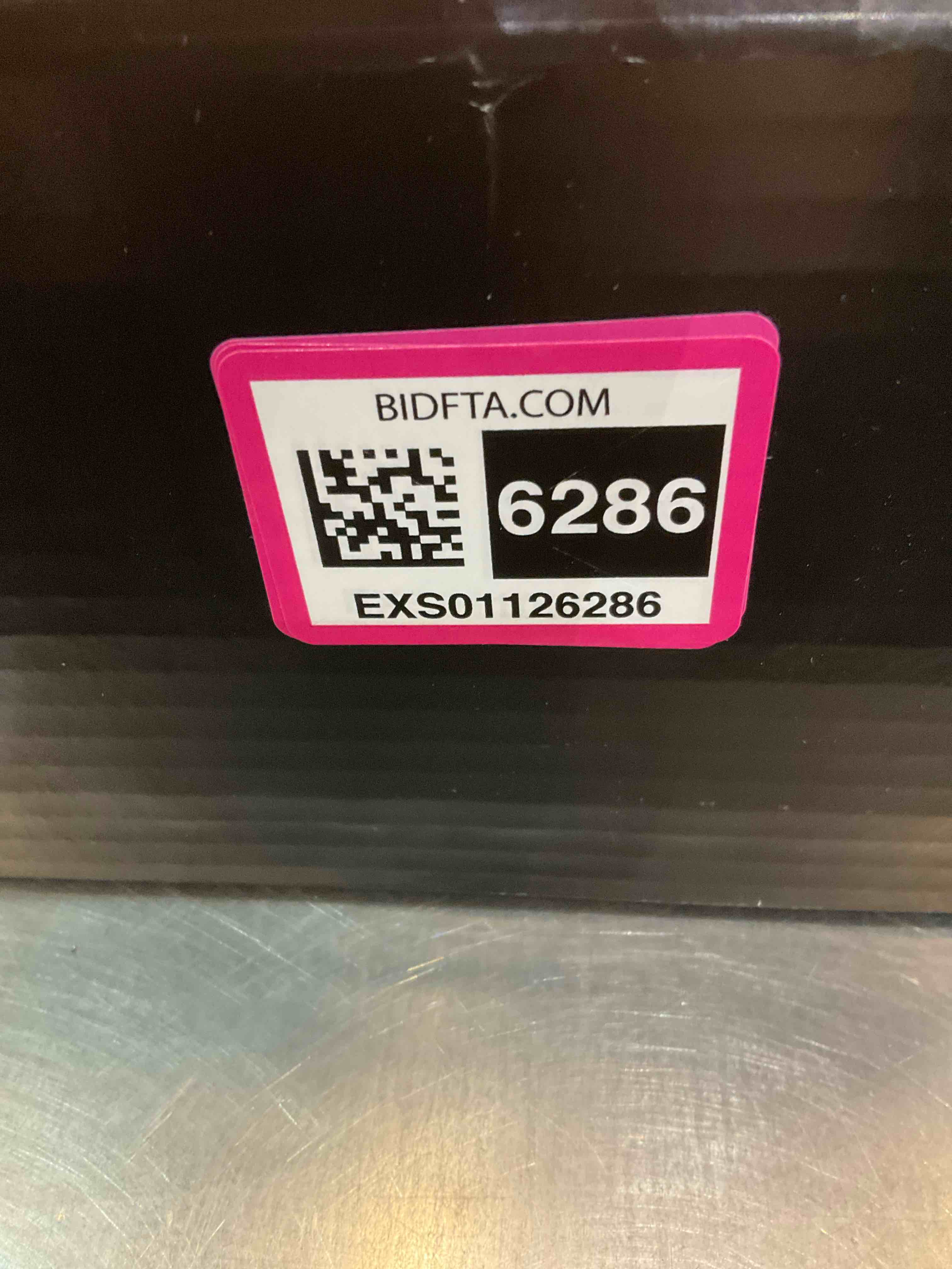 https://s3.amazonaws.com/lotting-images-prod/BargainHunt/EXS01126286_1707321016356.jpeg