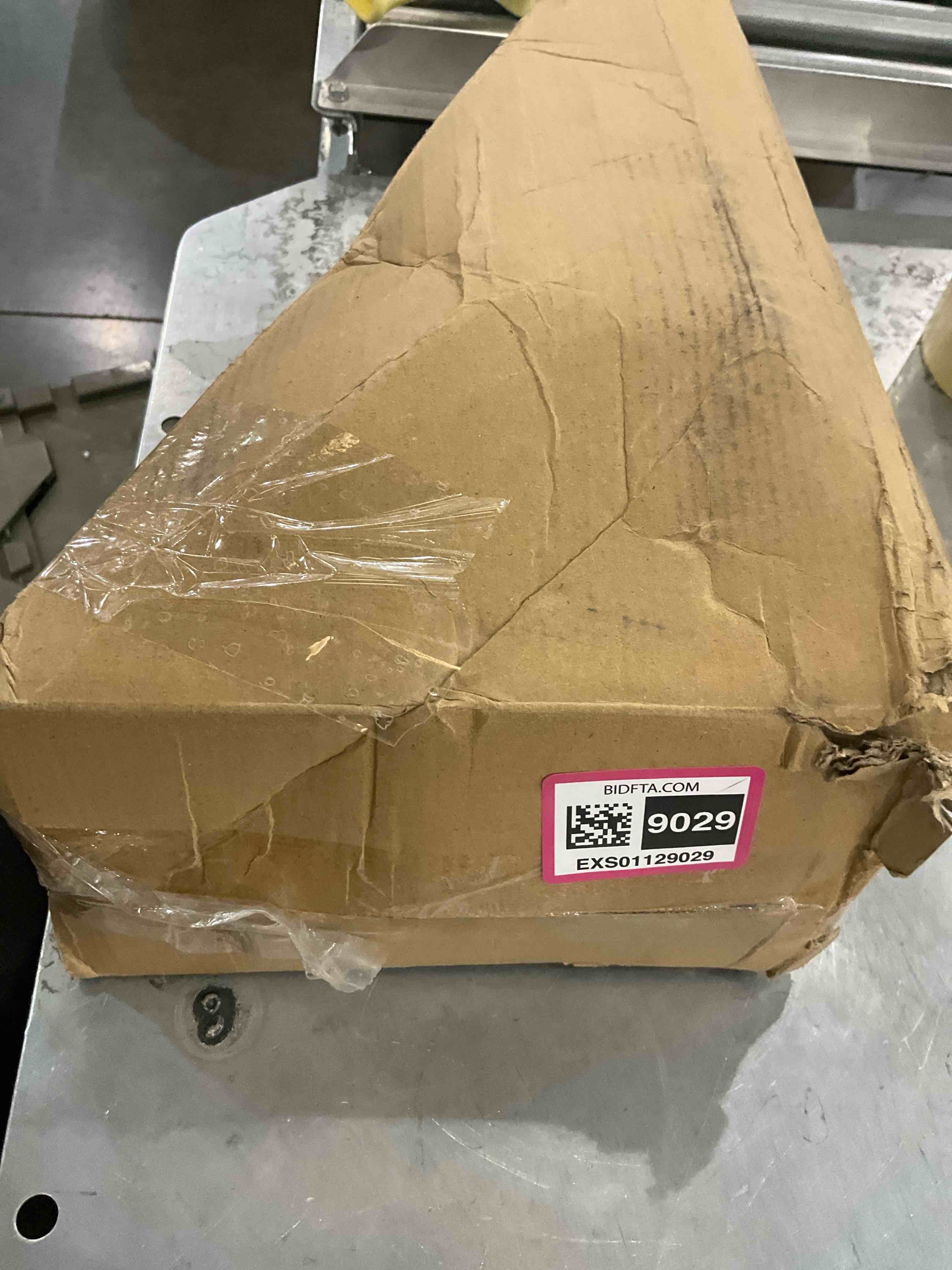 https://s3.amazonaws.com/lotting-images-prod/BargainHunt/EXS01129029_1706636792660.jpeg