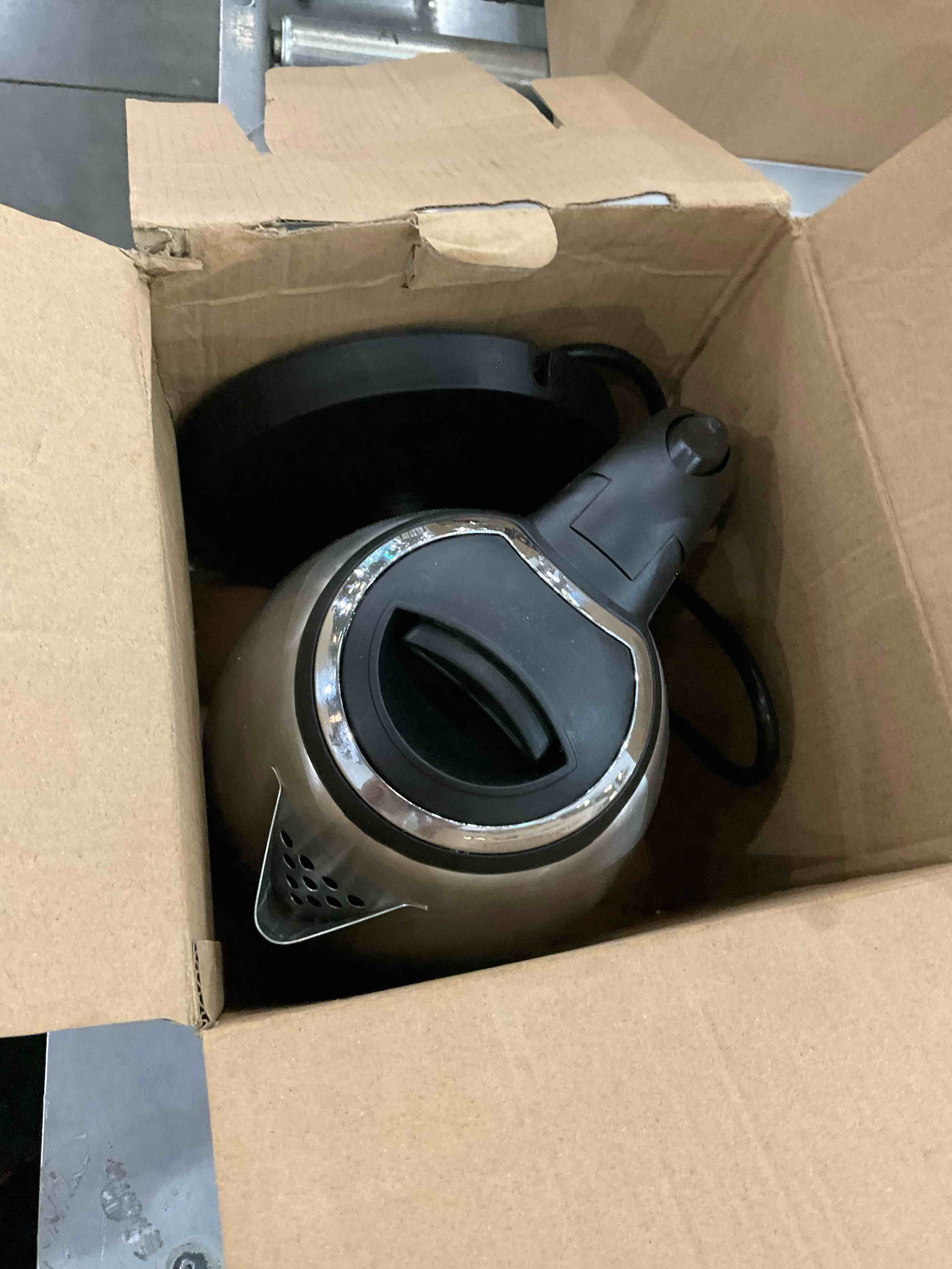 https://s3.amazonaws.com/lotting-images-prod/BargainHunt/EXS01129049_1706640615518.jpeg