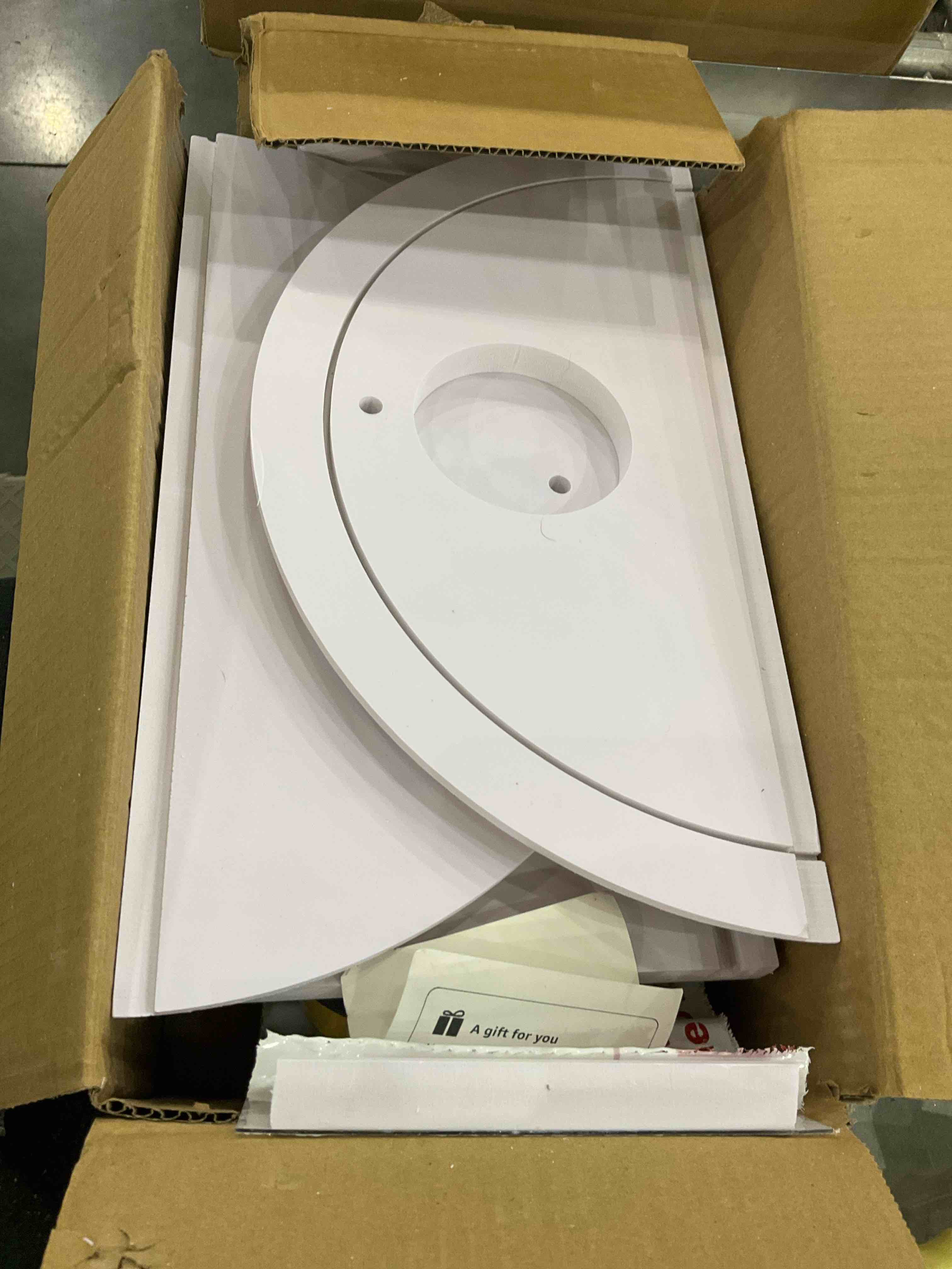 https://s3.amazonaws.com/lotting-images-prod/BargainHunt/EXS01129160_1706716125737.jpeg