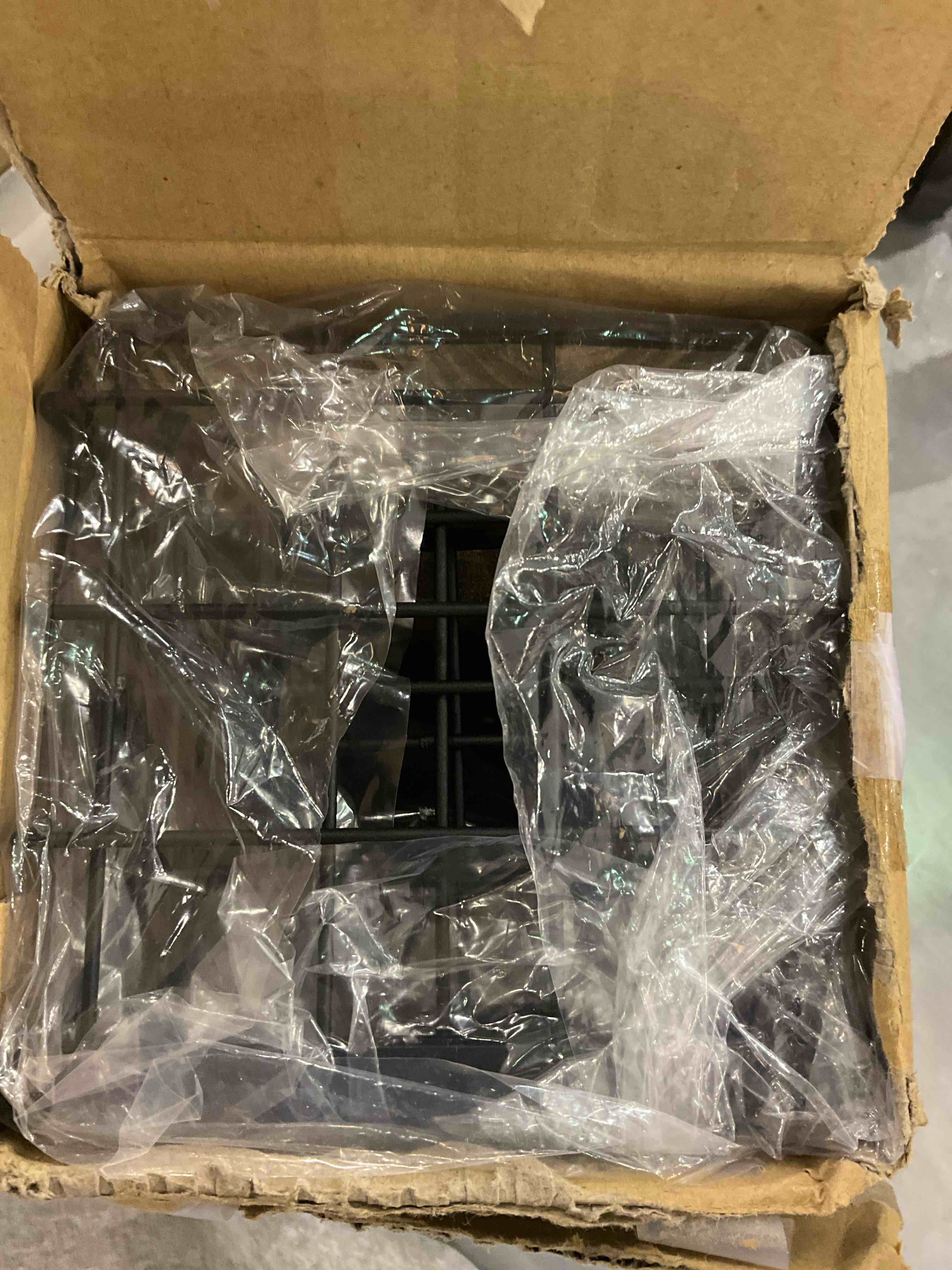 https://s3.amazonaws.com/lotting-images-prod/BargainHunt/EXS01129181_1706719013670.jpeg