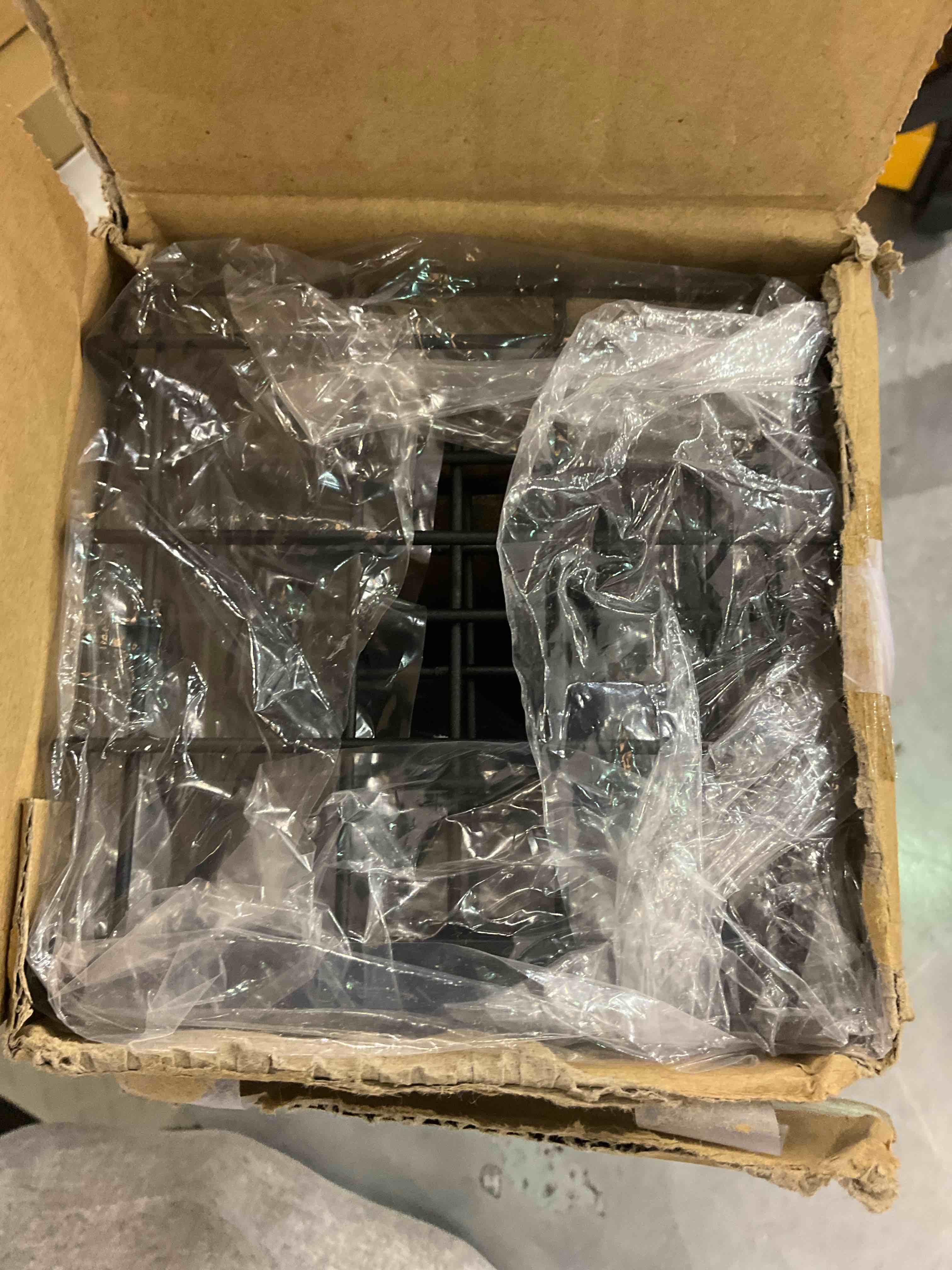 https://s3.amazonaws.com/lotting-images-prod/BargainHunt/EXS01129181_1706719014717.jpeg