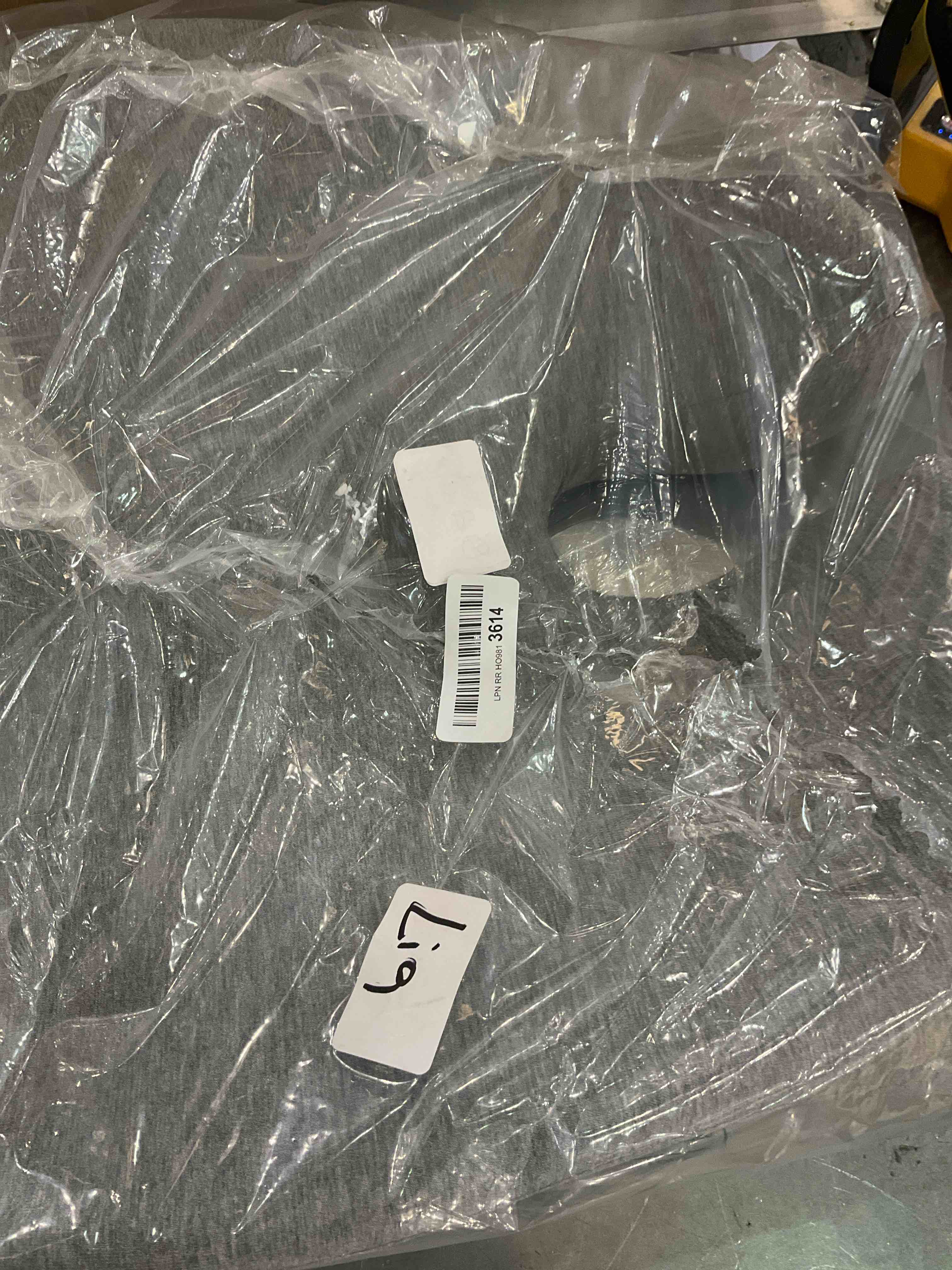 https://s3.amazonaws.com/lotting-images-prod/BargainHunt/EXS01129199_1706724096628.jpeg