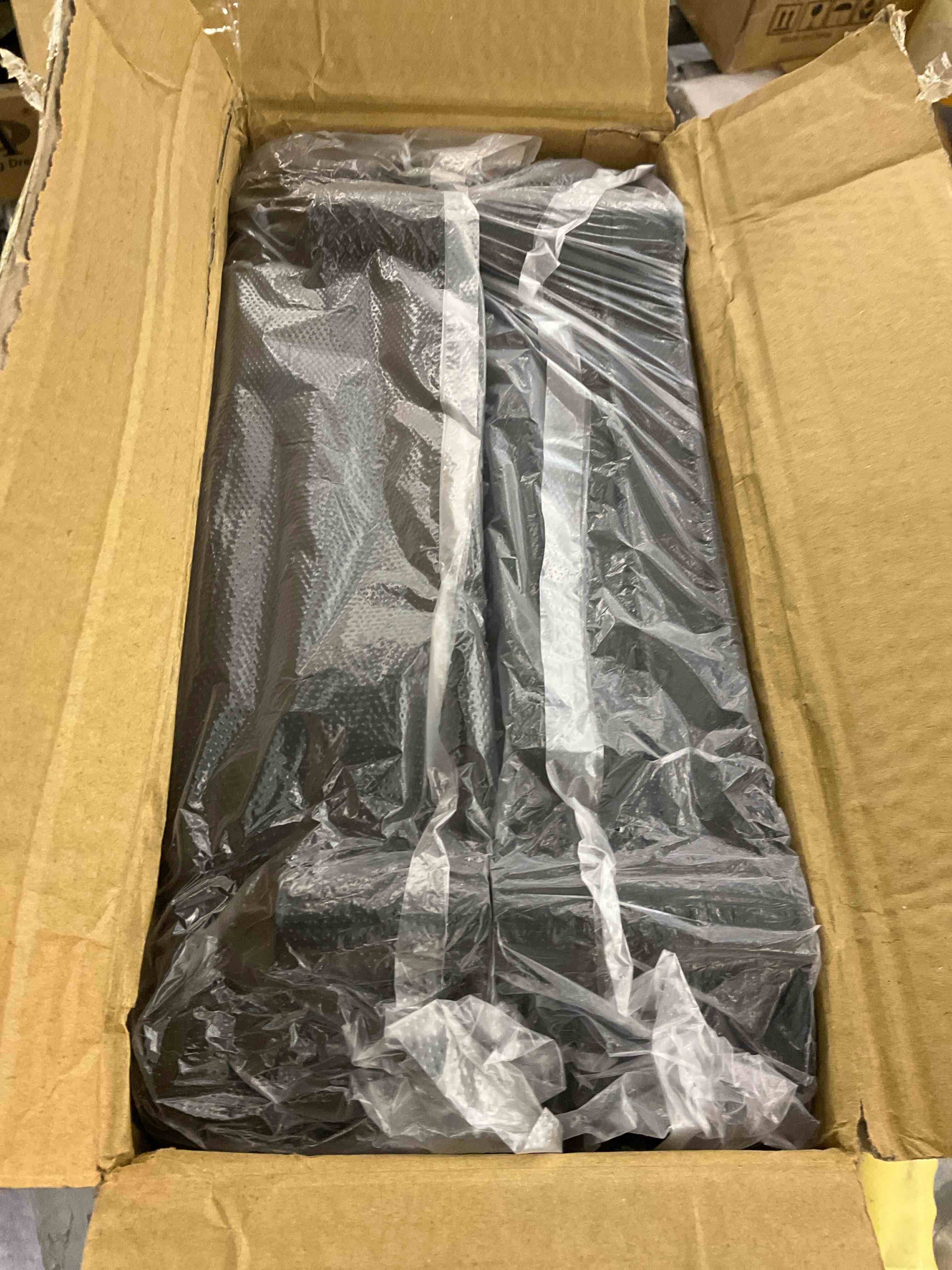 https://s3.amazonaws.com/lotting-images-prod/BargainHunt/EXS01129299_1706791494910.jpeg