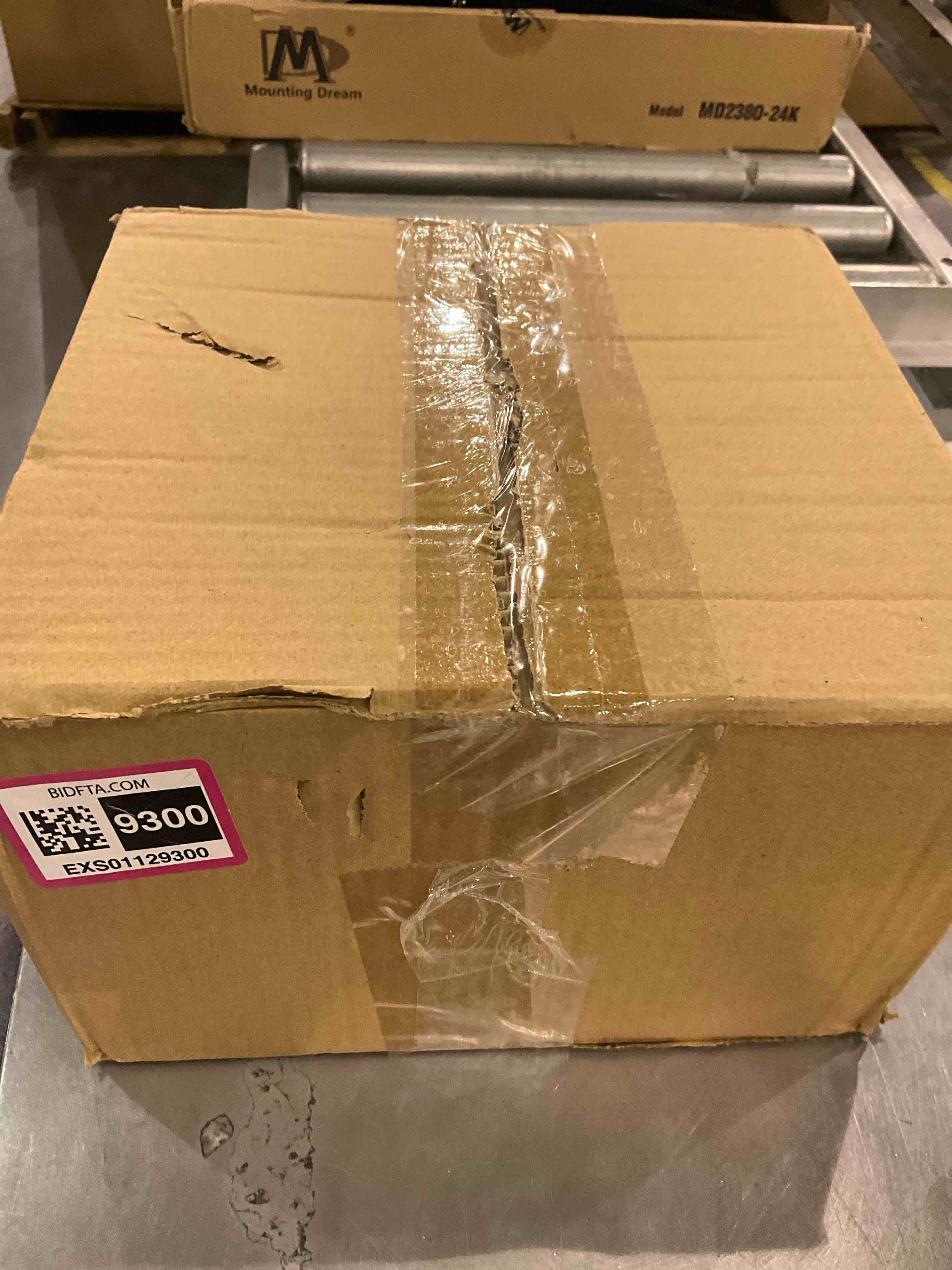 https://s3.amazonaws.com/lotting-images-prod/BargainHunt/EXS01129300_1706791636513.jpeg
