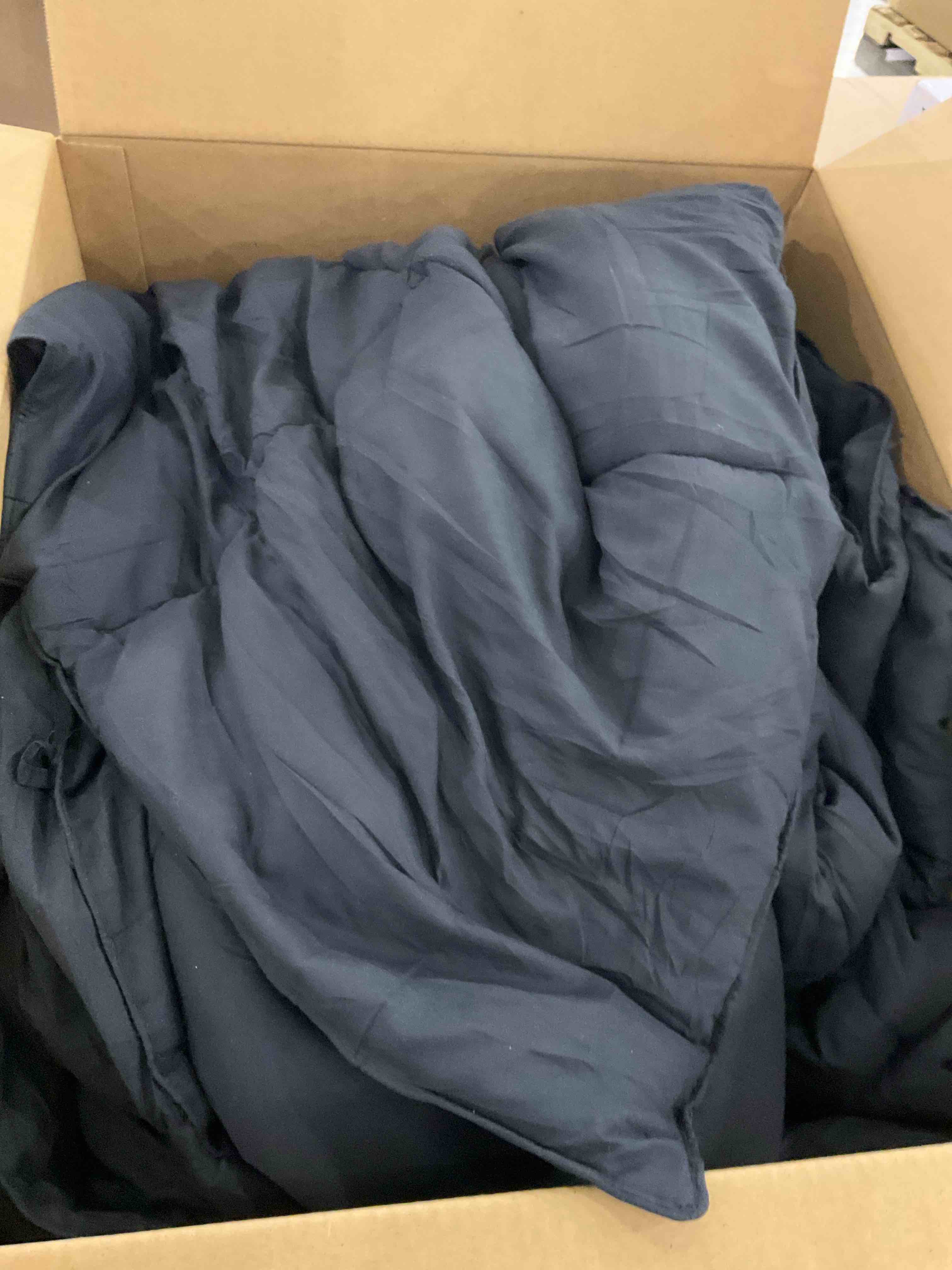https://s3.amazonaws.com/lotting-images-prod/BargainHunt/EXS01129355_1706797559731.jpeg