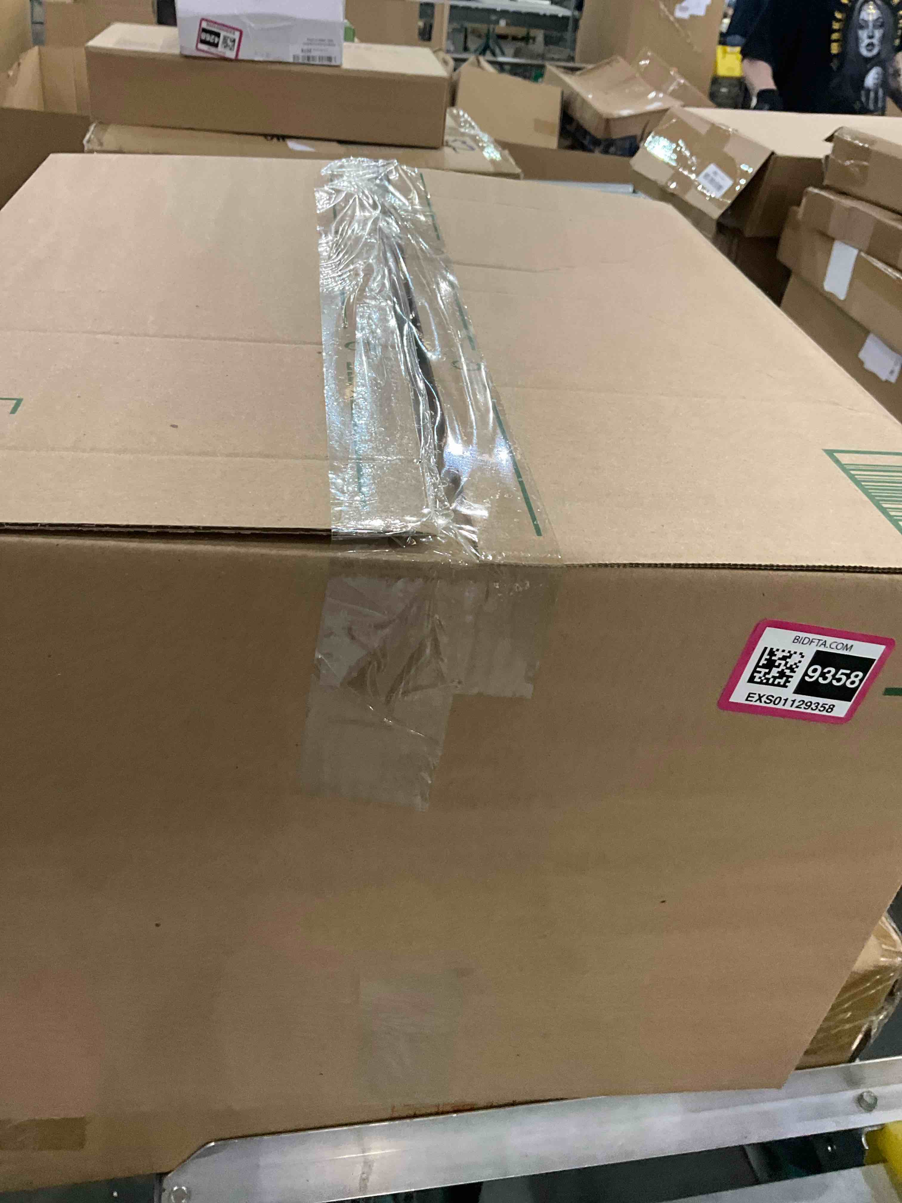 https://s3.amazonaws.com/lotting-images-prod/BargainHunt/EXS01129358_1706797896561.jpeg