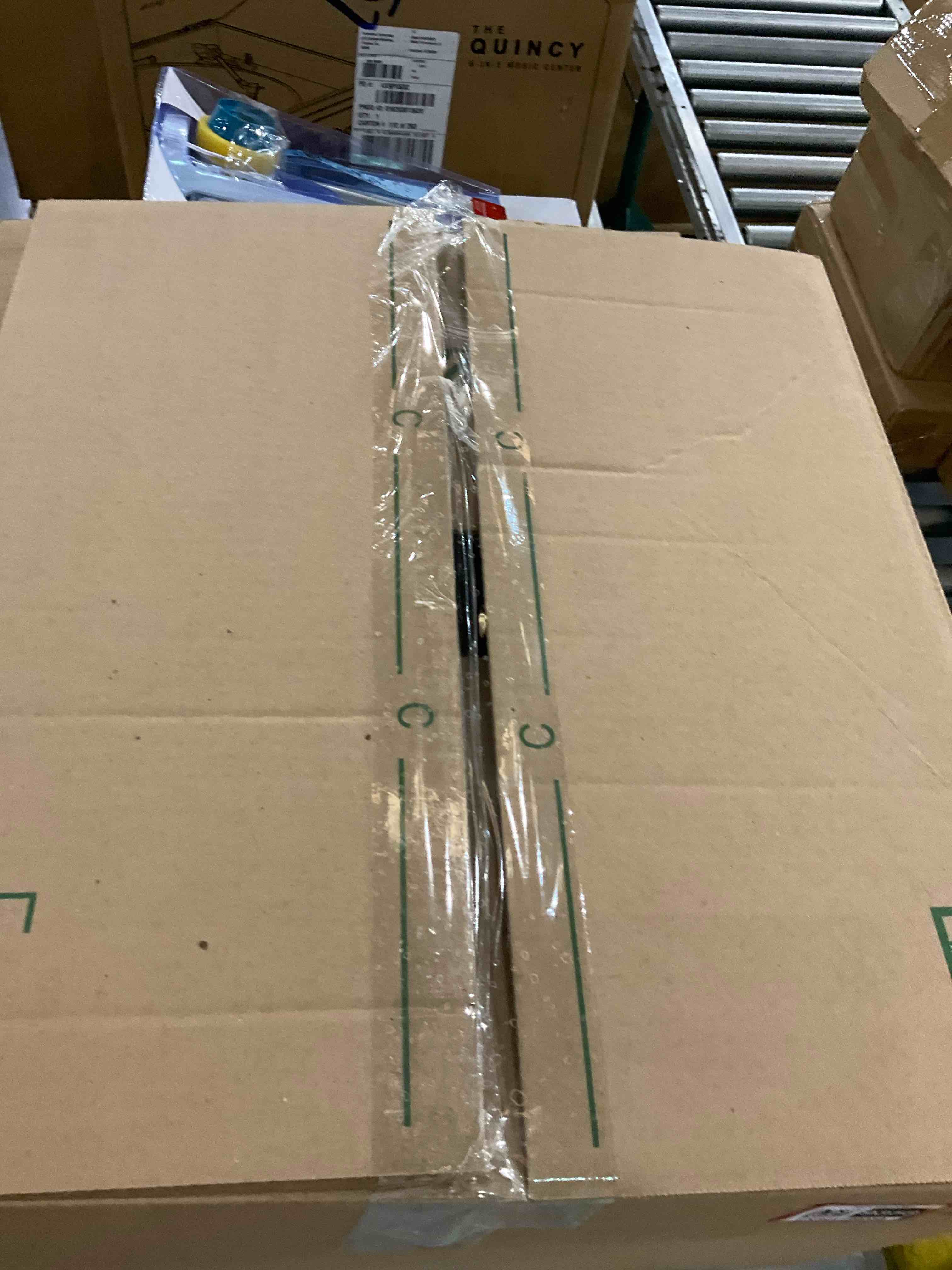 https://s3.amazonaws.com/lotting-images-prod/BargainHunt/EXS01129358_1706797897889.jpeg