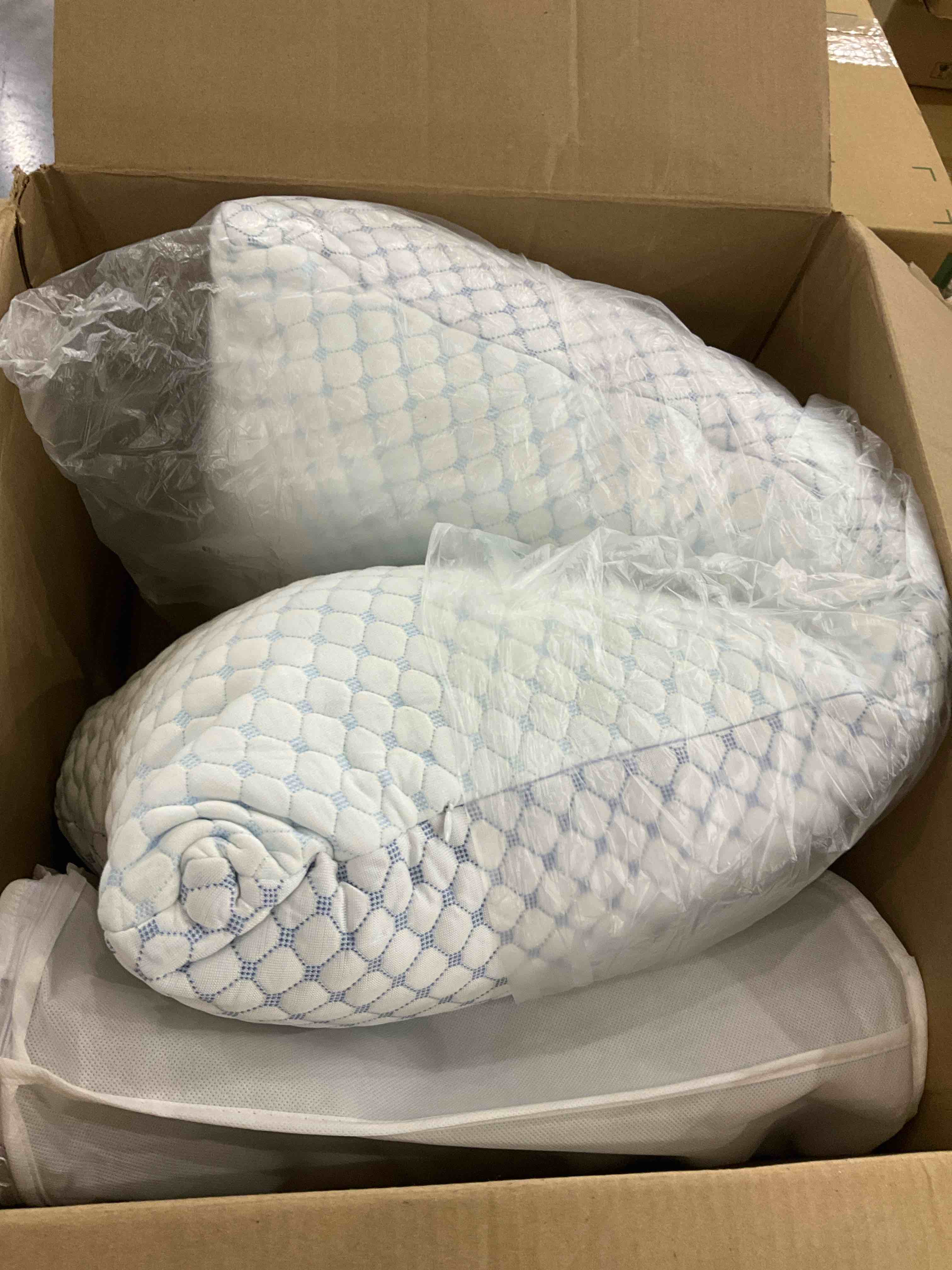 https://s3.amazonaws.com/lotting-images-prod/BargainHunt/EXS01129368_1706799092747.jpeg