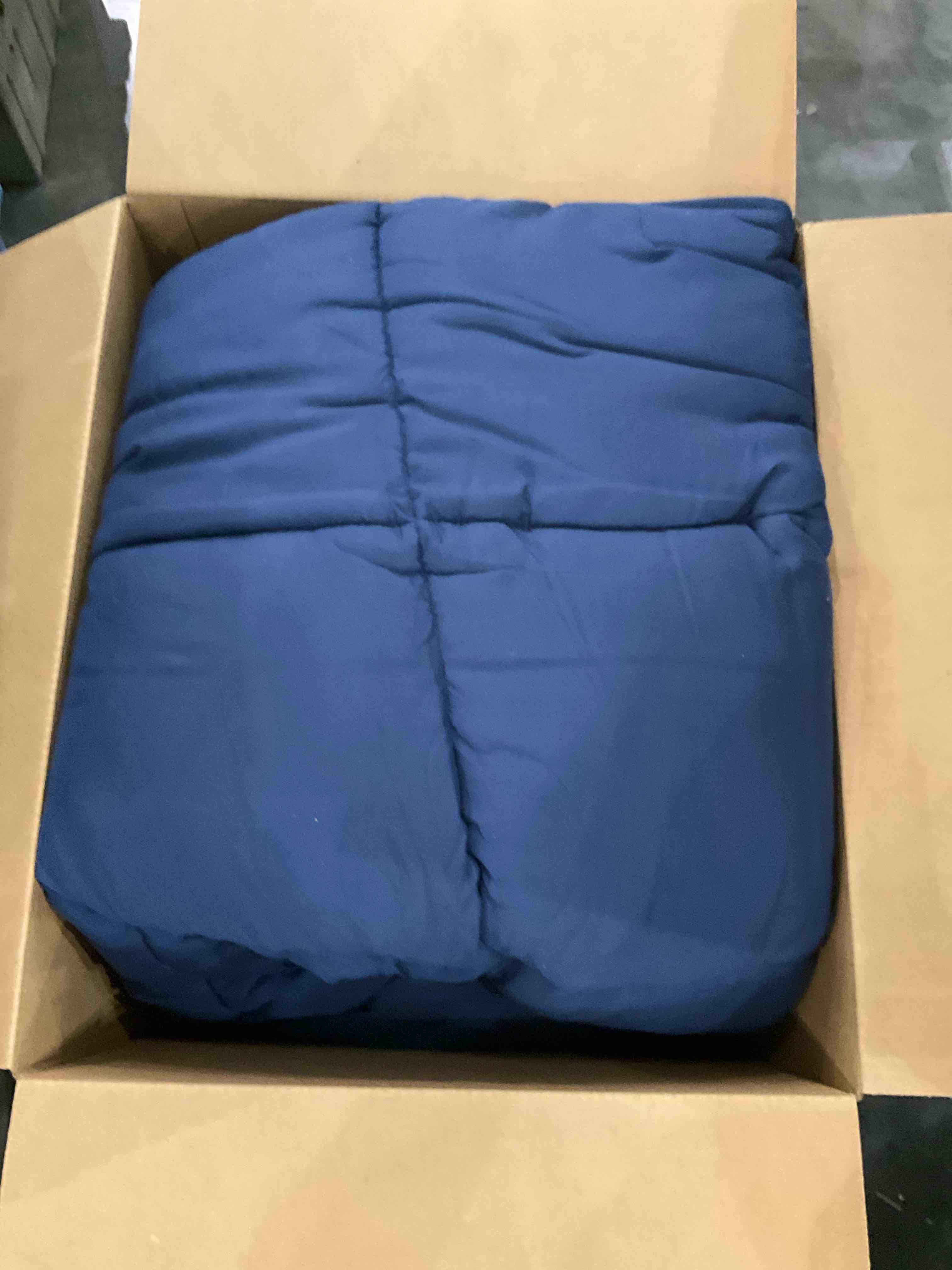 https://s3.amazonaws.com/lotting-images-prod/BargainHunt/EXS01129373_1706799693367.jpeg
