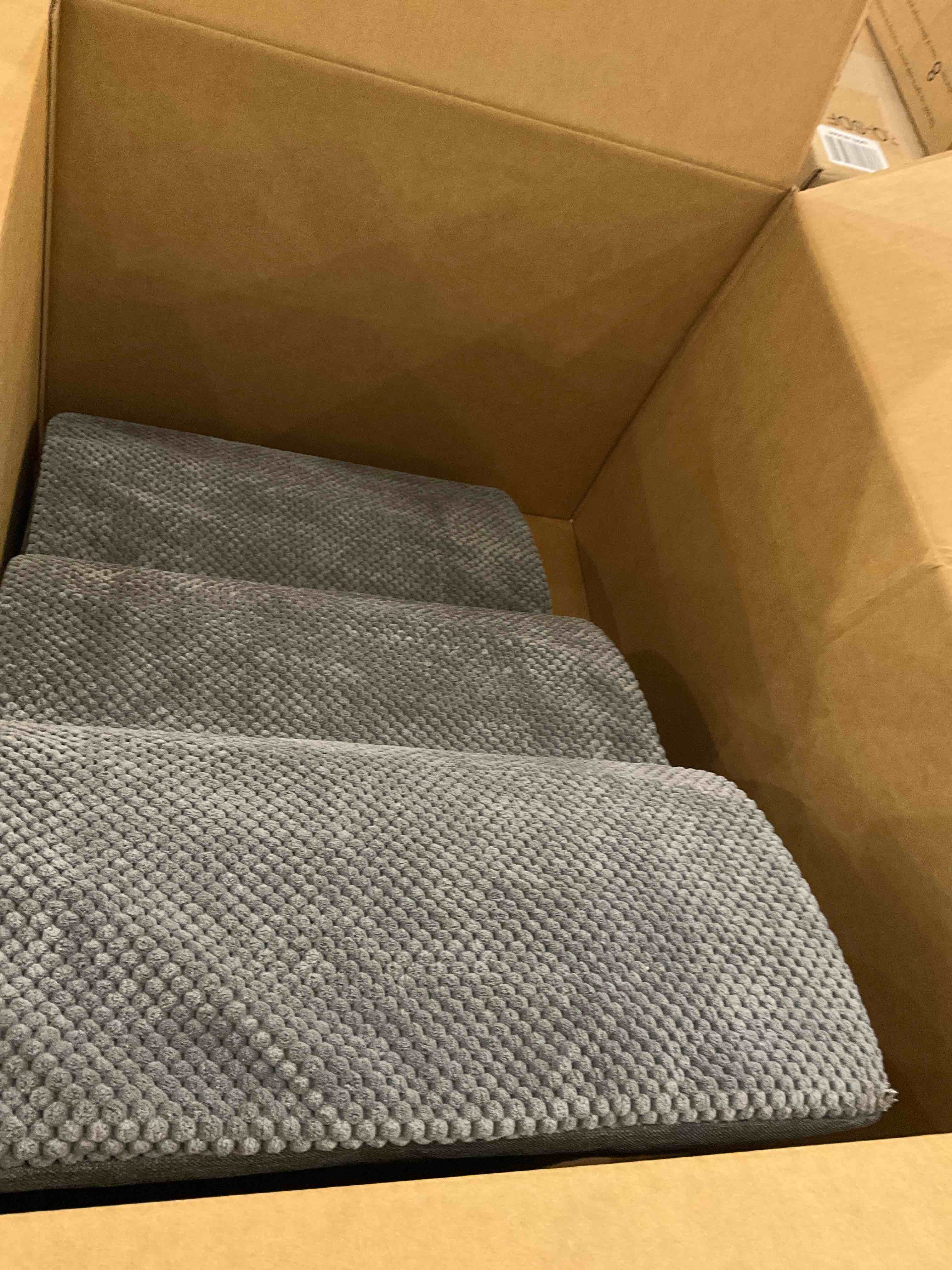 https://s3.amazonaws.com/lotting-images-prod/BargainHunt/EXS01129381_1706800573359.jpeg