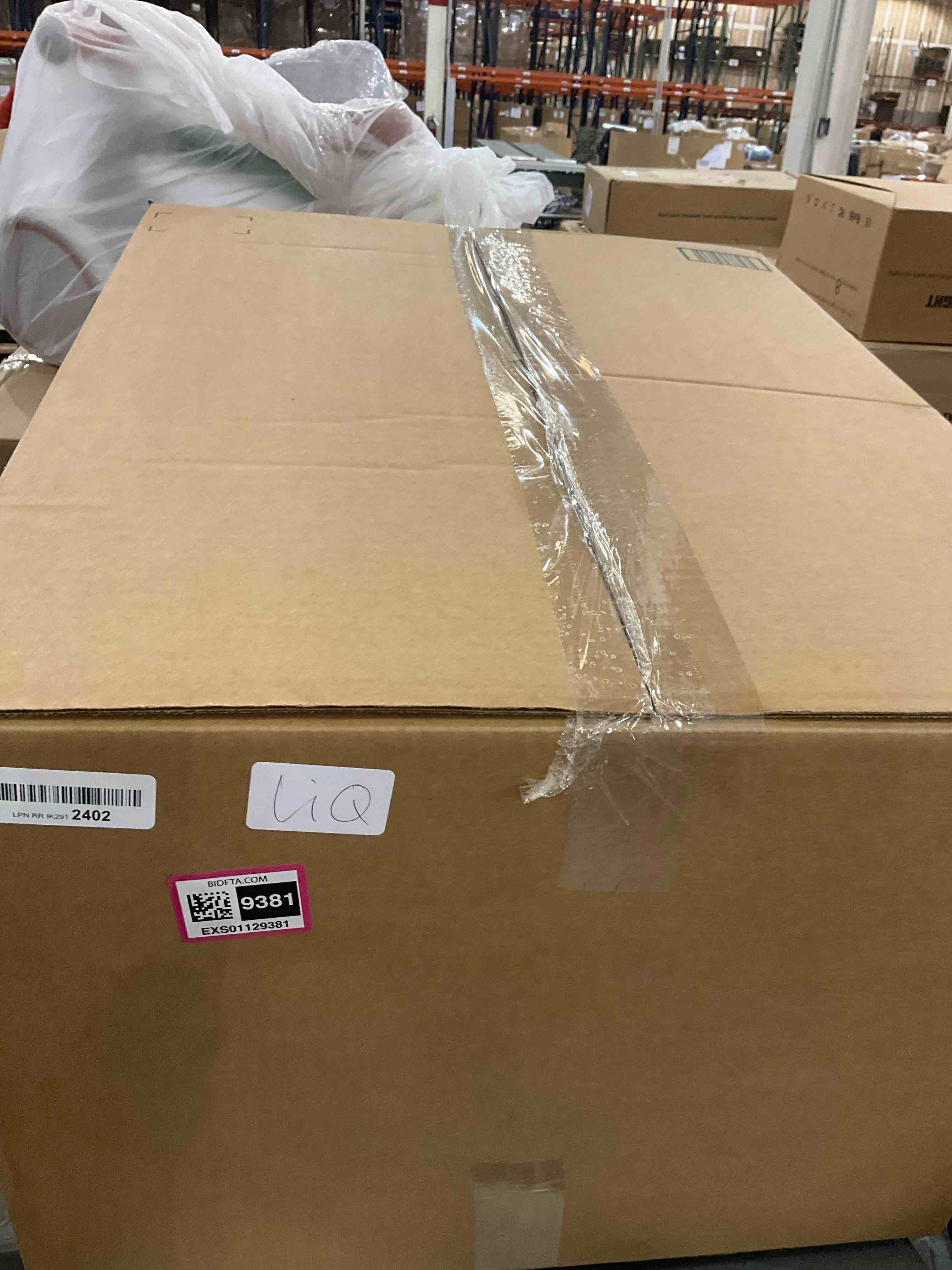 https://s3.amazonaws.com/lotting-images-prod/BargainHunt/EXS01129381_1706800589024.jpeg