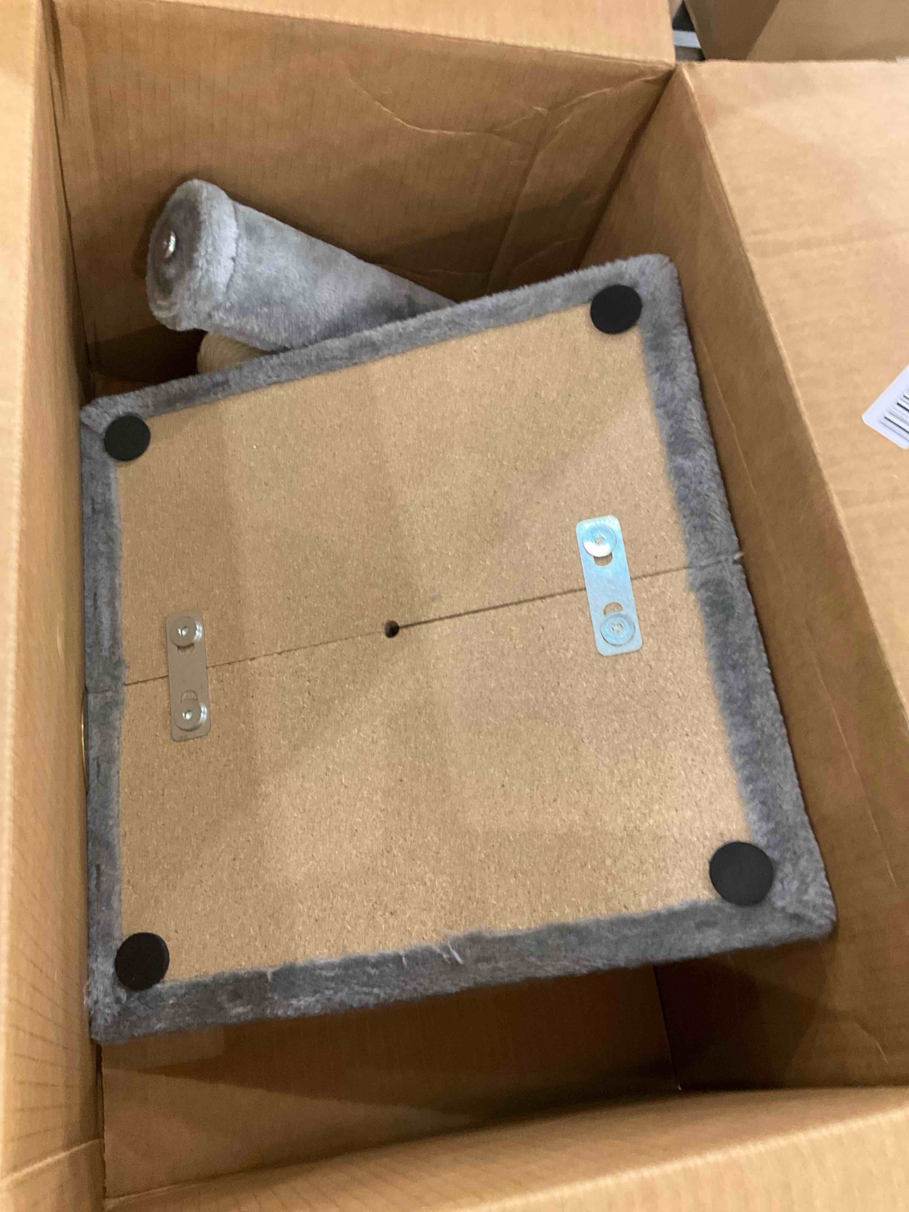 https://s3.amazonaws.com/lotting-images-prod/BargainHunt/EXS01129438_1706811141130.jpeg