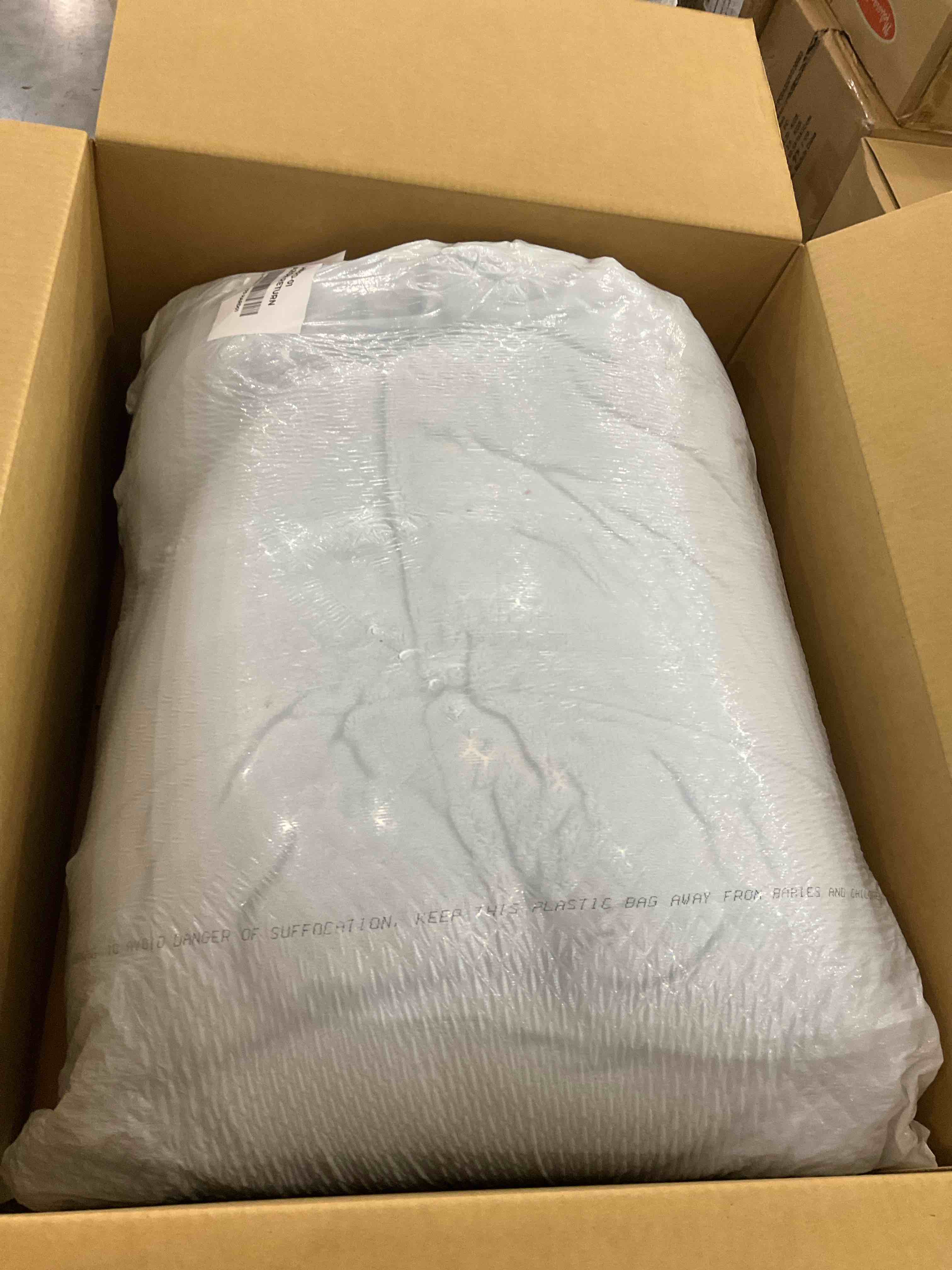 https://s3.amazonaws.com/lotting-images-prod/BargainHunt/EXS01129439_1706811223232.jpeg