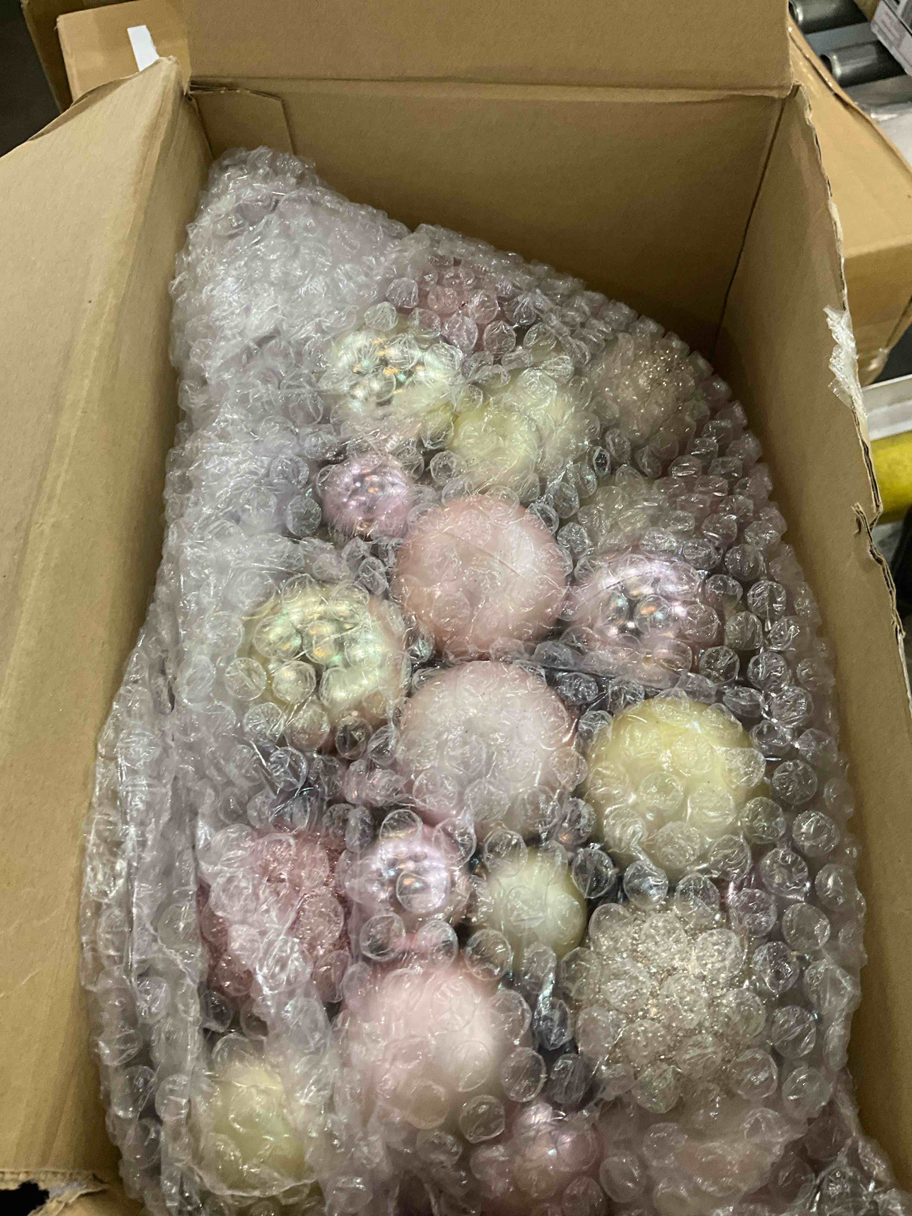 https://s3.amazonaws.com/lotting-images-prod/BargainHunt/EXS01129485_1706817354871.jpeg
