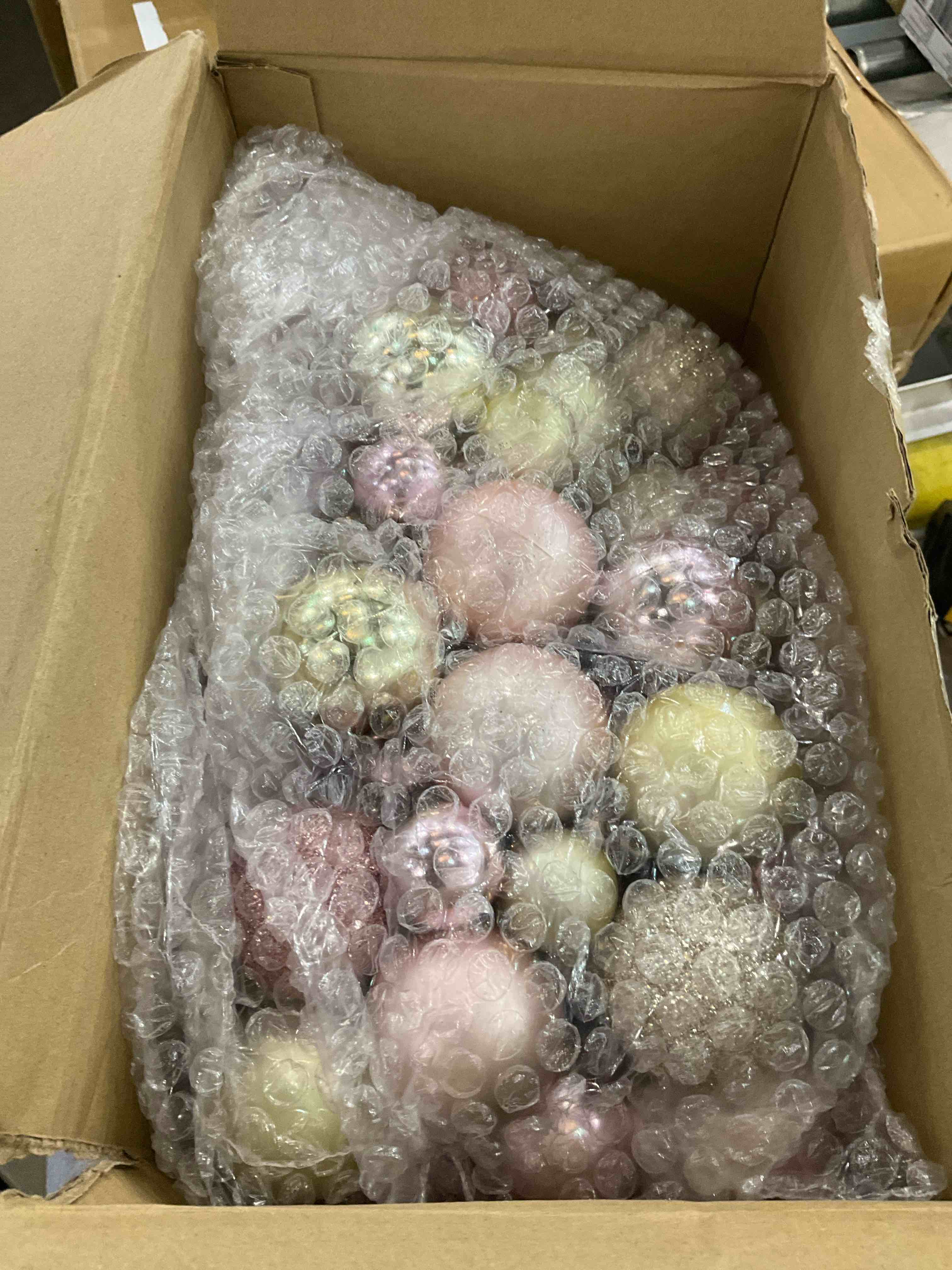 https://s3.amazonaws.com/lotting-images-prod/BargainHunt/EXS01129485_1706817355851.jpeg