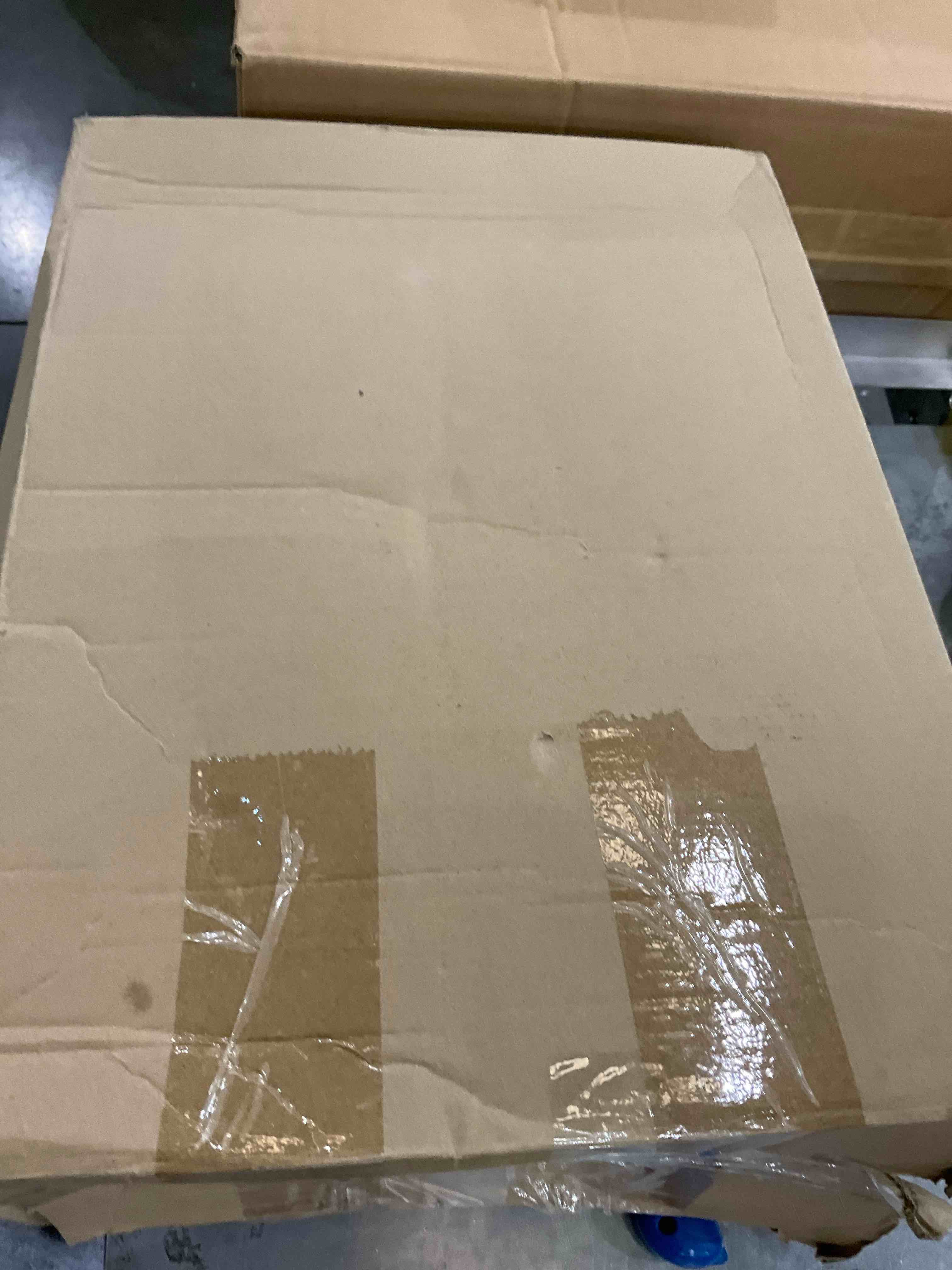 https://s3.amazonaws.com/lotting-images-prod/BargainHunt/EXS01129485_1706817370524.jpeg