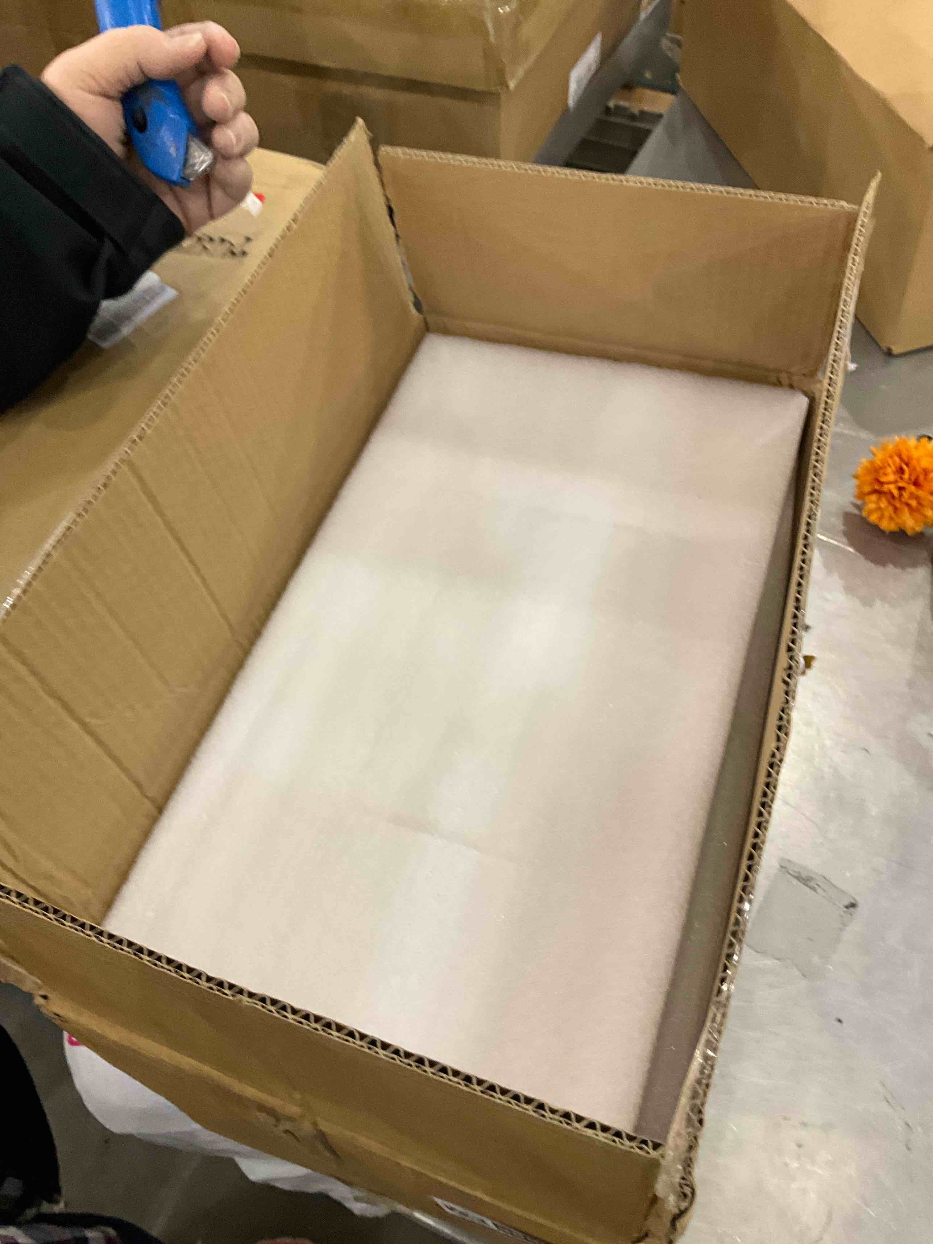 https://s3.amazonaws.com/lotting-images-prod/BargainHunt/EXS01129853_1706542930068.jpeg
