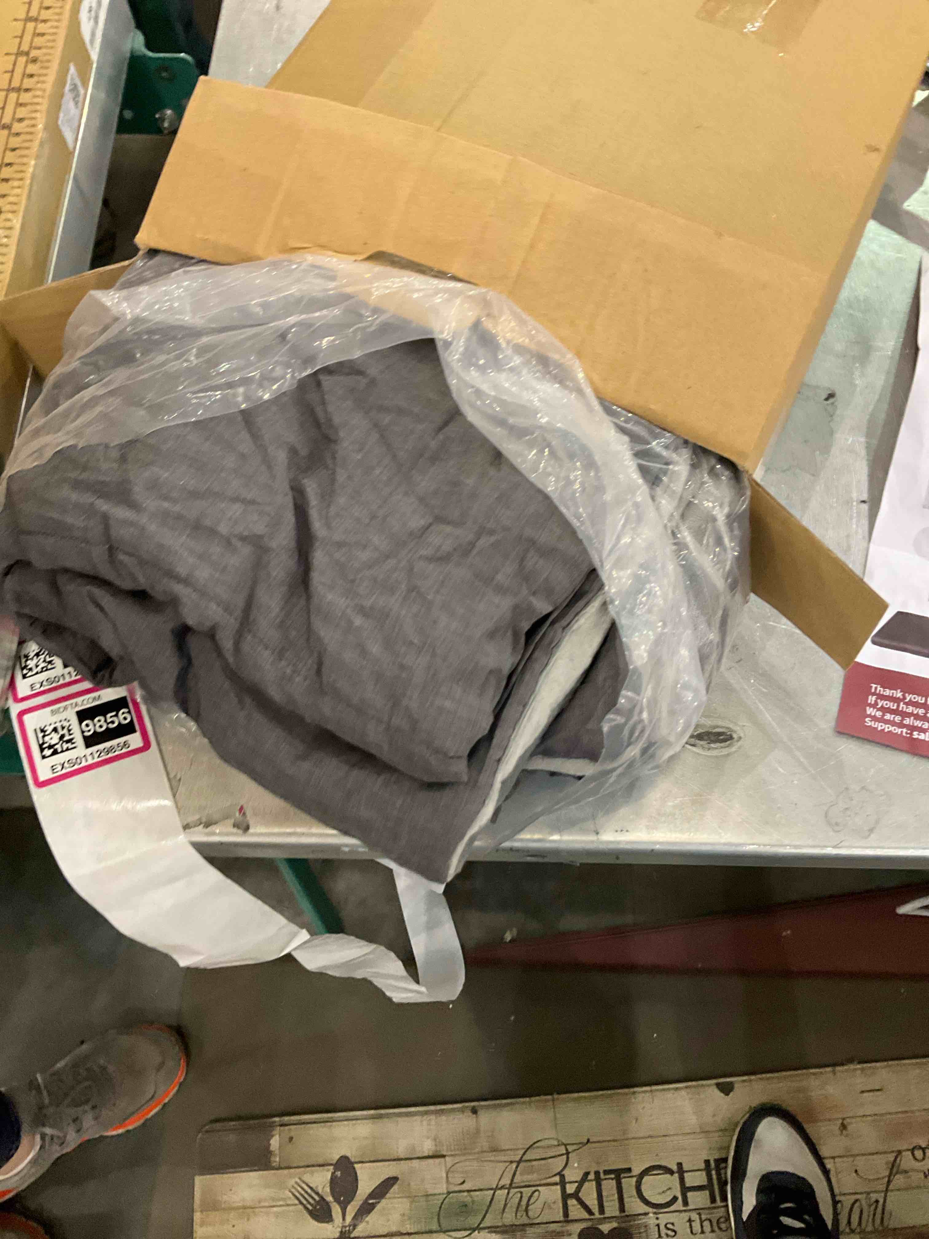 https://s3.amazonaws.com/lotting-images-prod/BargainHunt/EXS01129855_1706543524030.jpeg