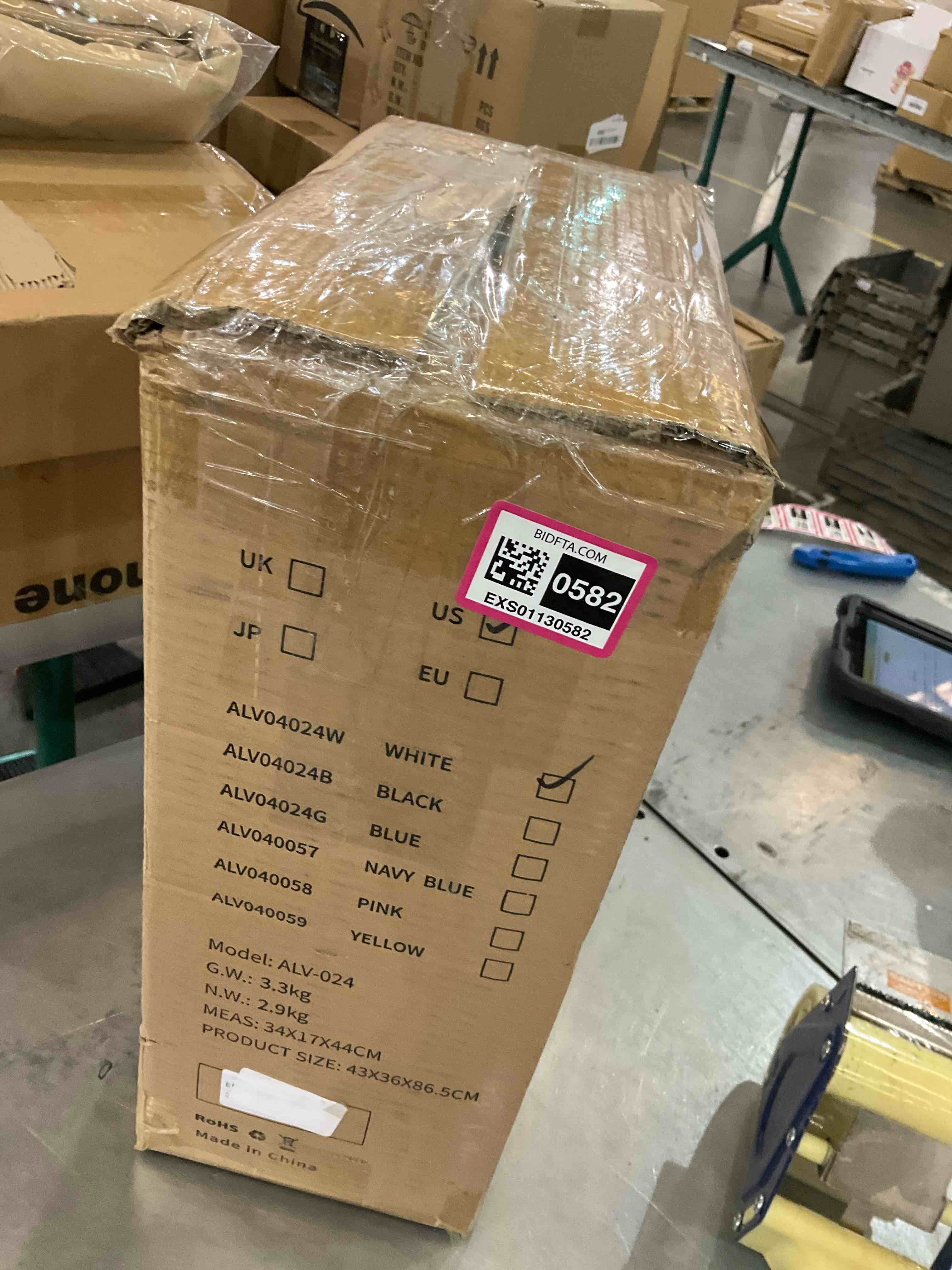 https://s3.amazonaws.com/lotting-images-prod/BargainHunt/EXS01130582_1706805328503.jpeg