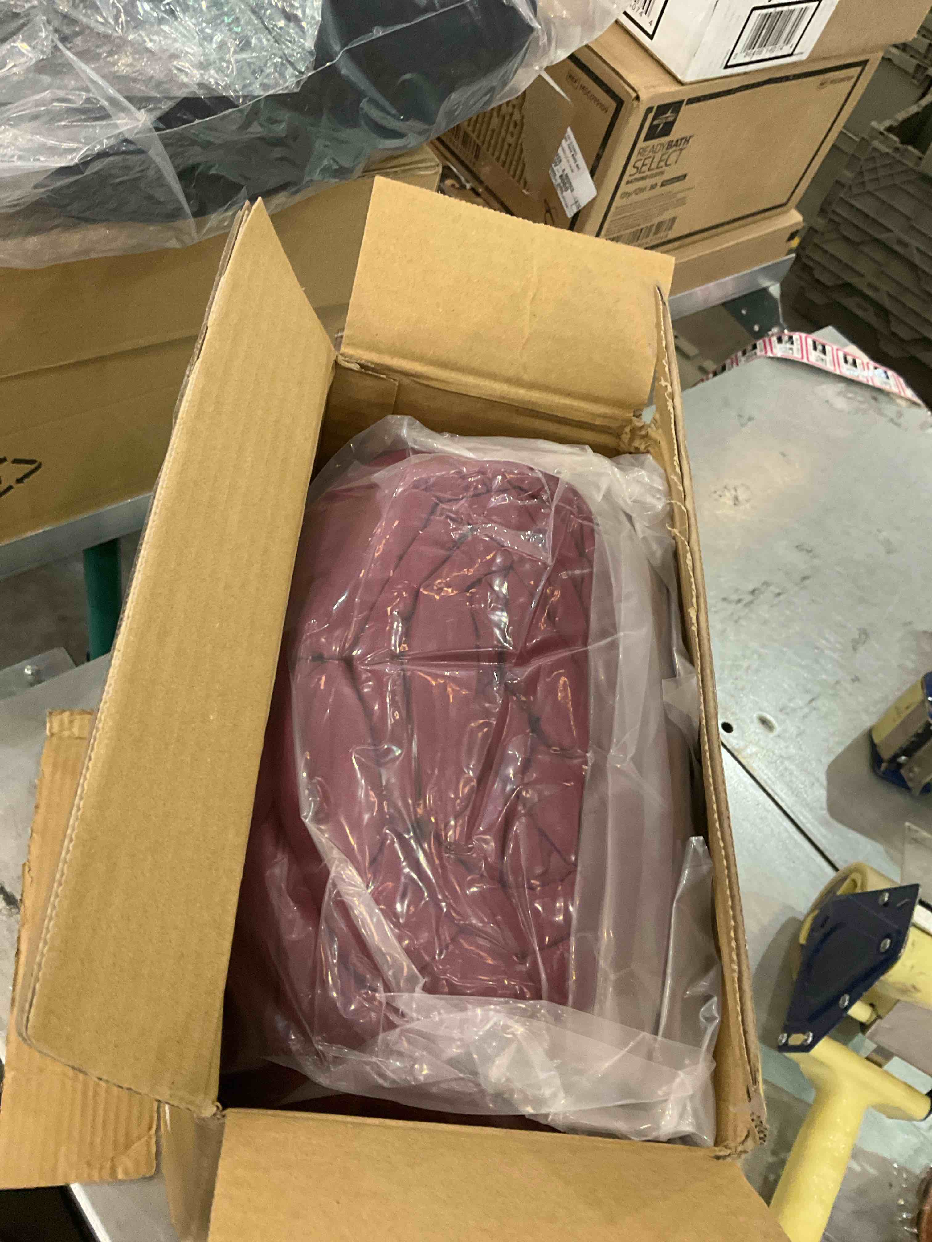 https://s3.amazonaws.com/lotting-images-prod/BargainHunt/EXS01130596_1706809429745.jpeg
