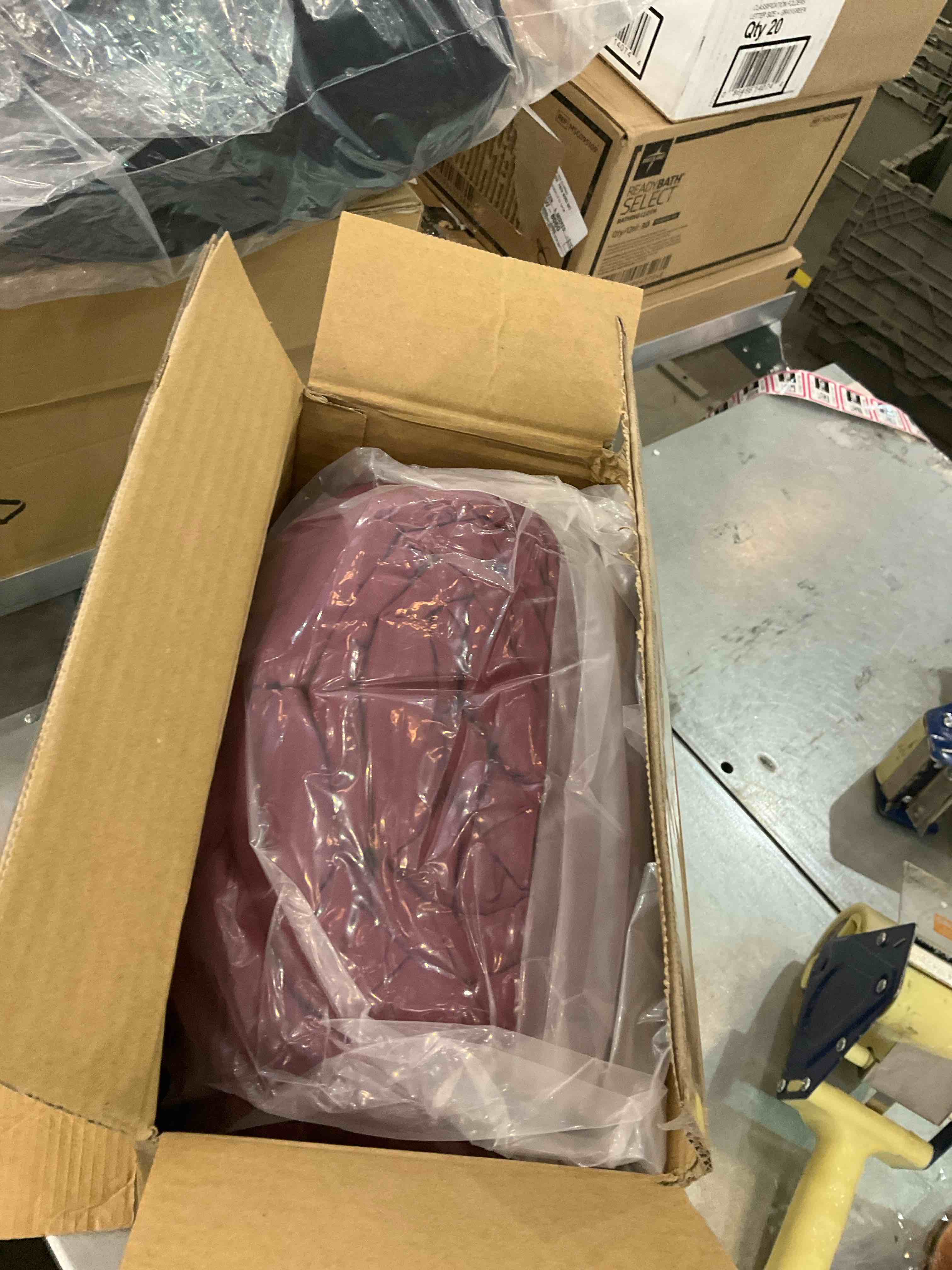 https://s3.amazonaws.com/lotting-images-prod/BargainHunt/EXS01130596_1706809430952.jpeg