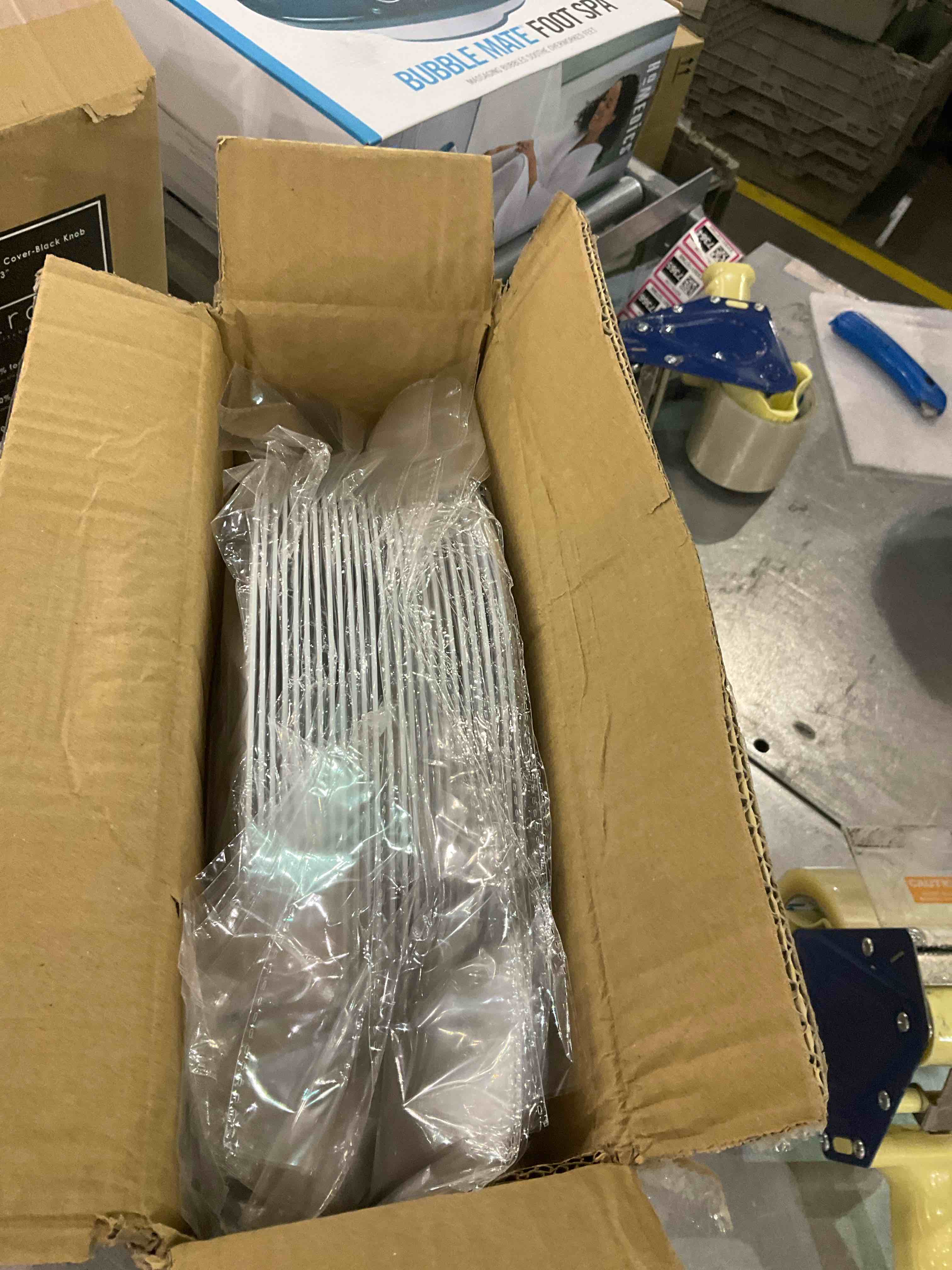 https://s3.amazonaws.com/lotting-images-prod/BargainHunt/EXS01130680_1707136613864.jpeg