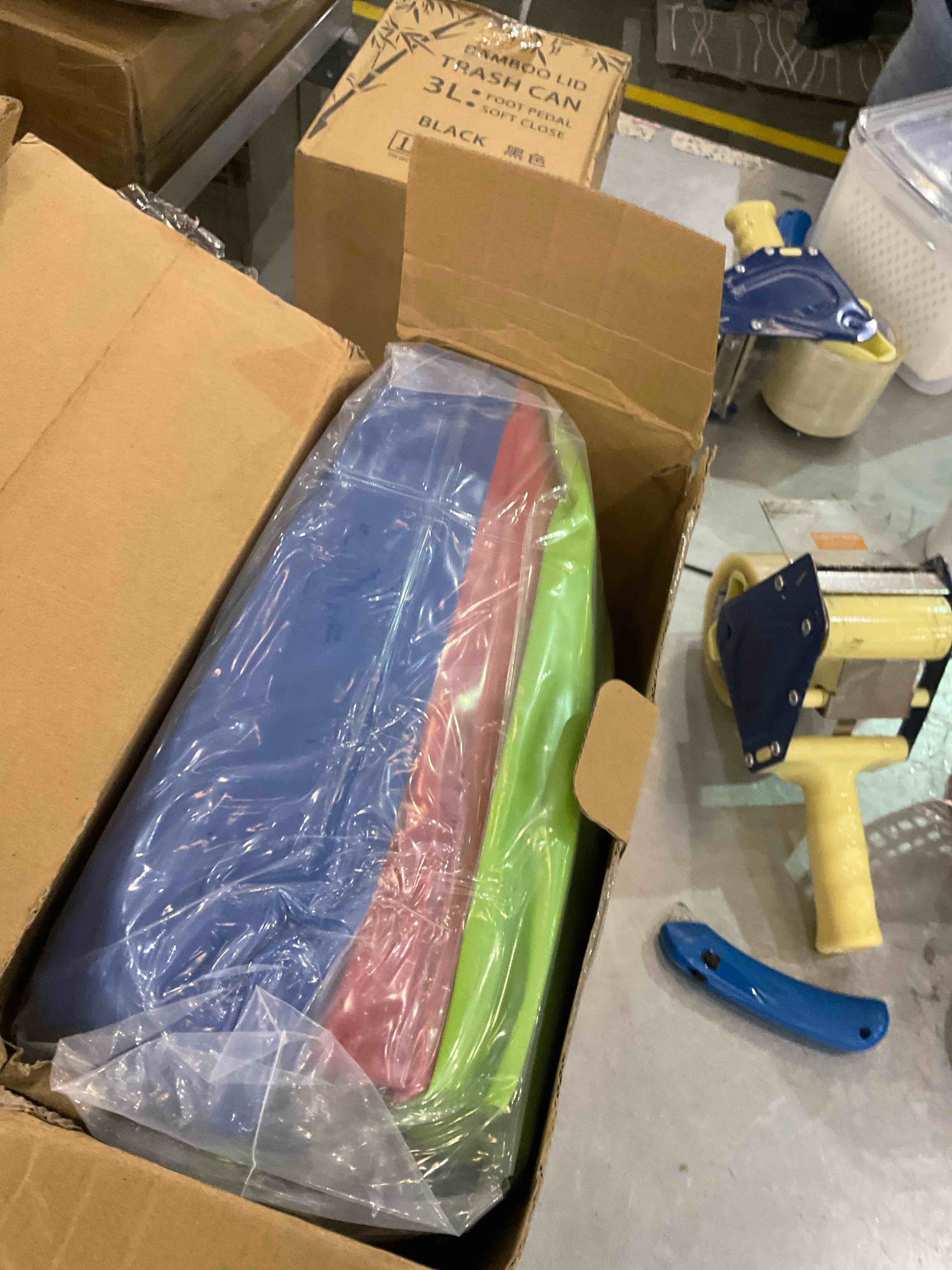 https://s3.amazonaws.com/lotting-images-prod/BargainHunt/EXS01130845_1707163181548.jpeg