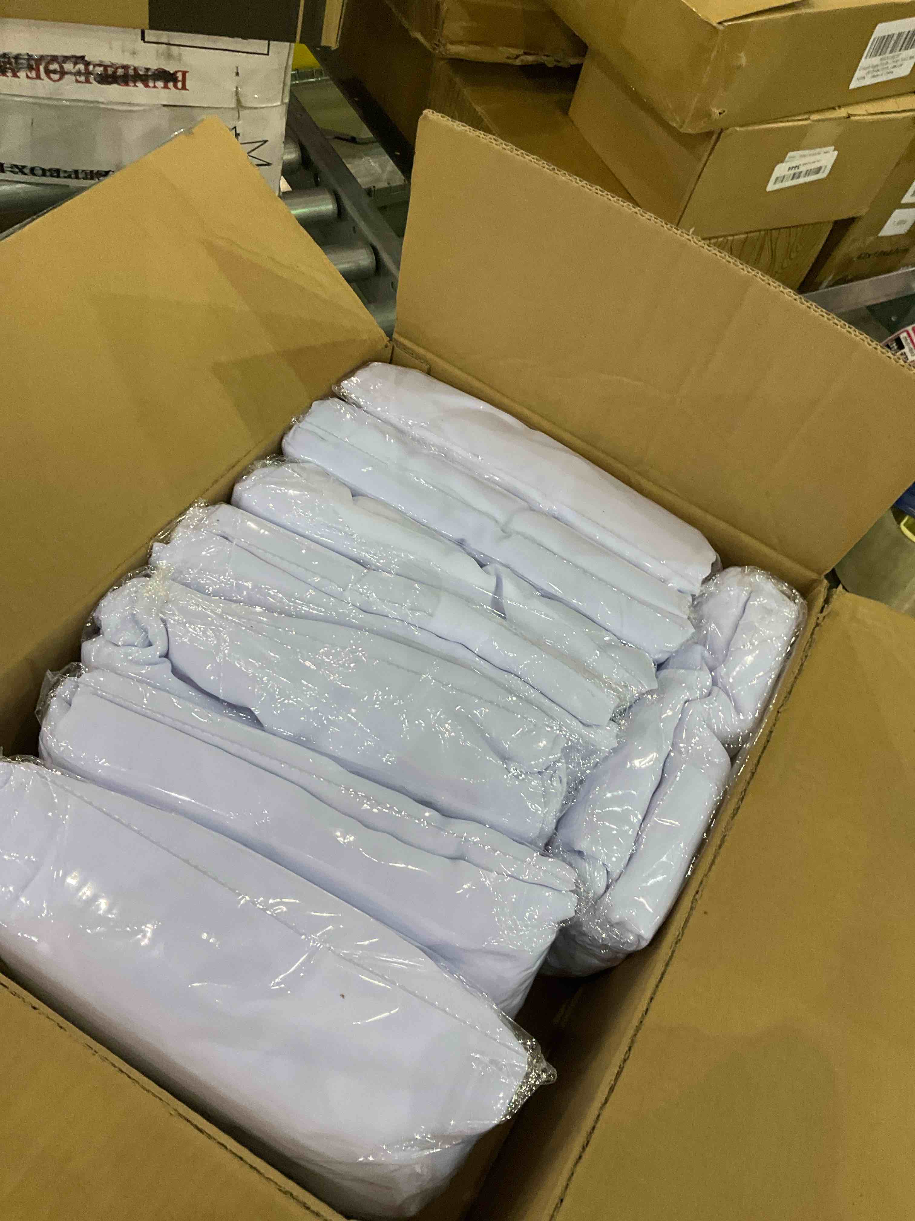 https://s3.amazonaws.com/lotting-images-prod/BargainHunt/EXS01130857_1707221984805.jpeg