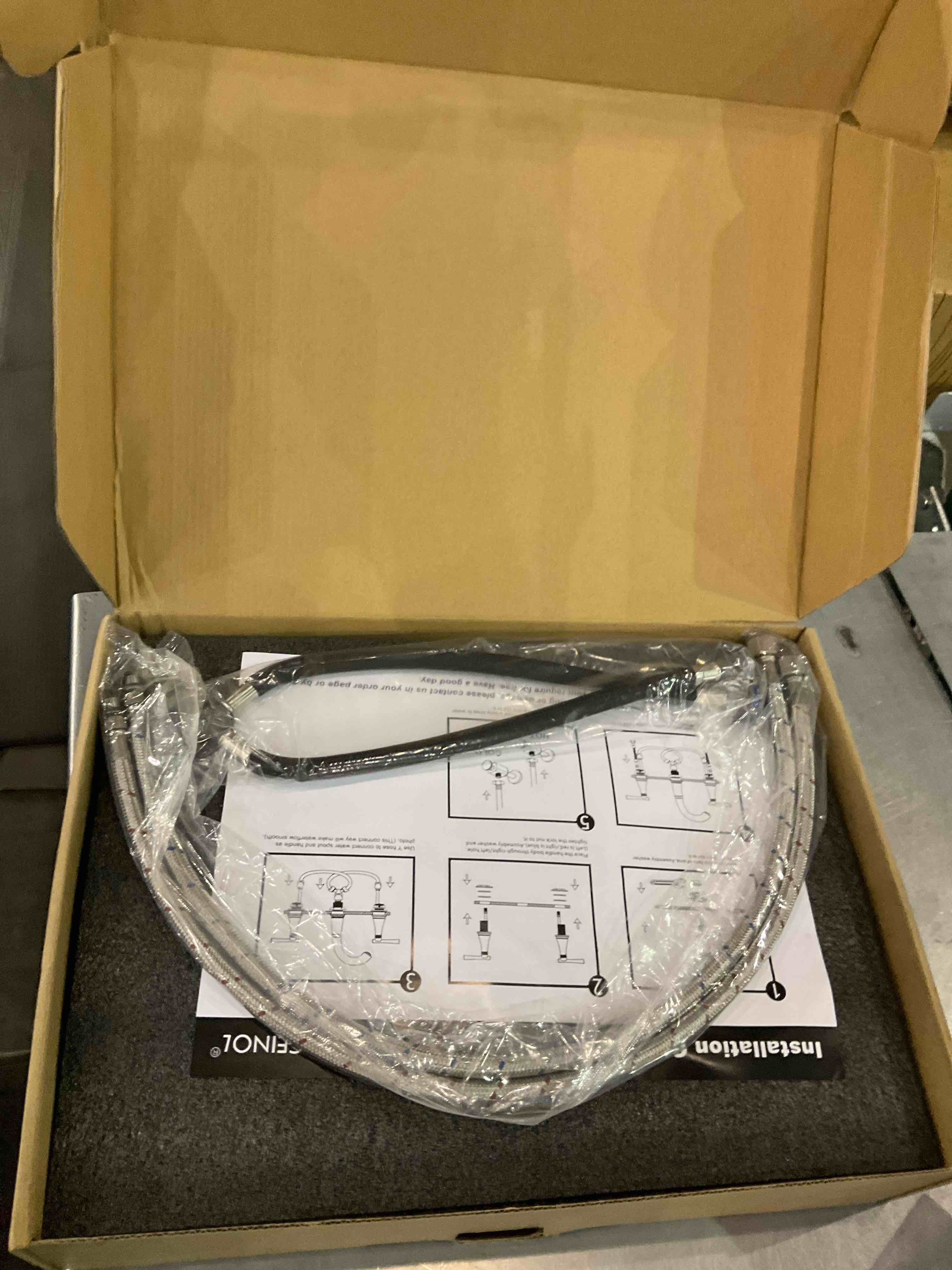 https://s3.amazonaws.com/lotting-images-prod/BargainHunt/EXS01130858_1707222116875.jpeg