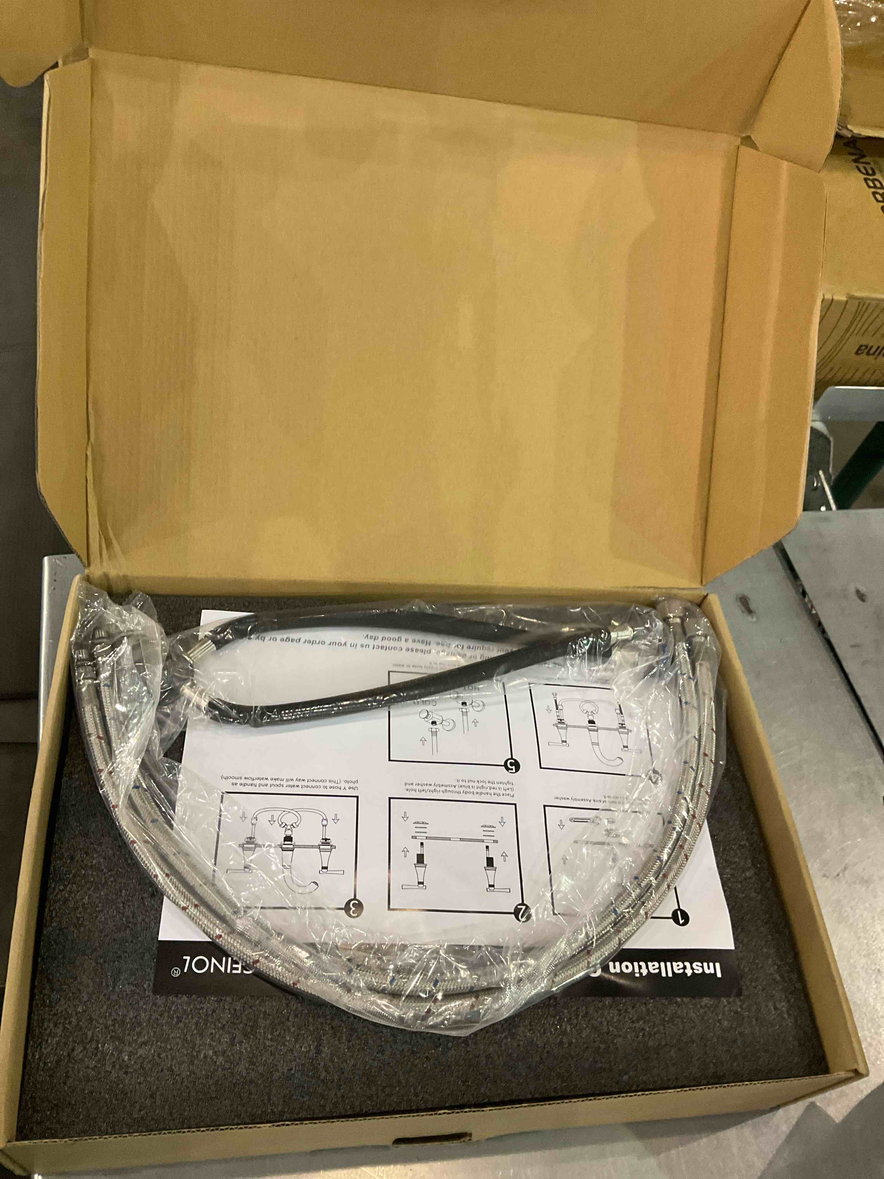 https://s3.amazonaws.com/lotting-images-prod/BargainHunt/EXS01130858_1707222118104.jpeg
