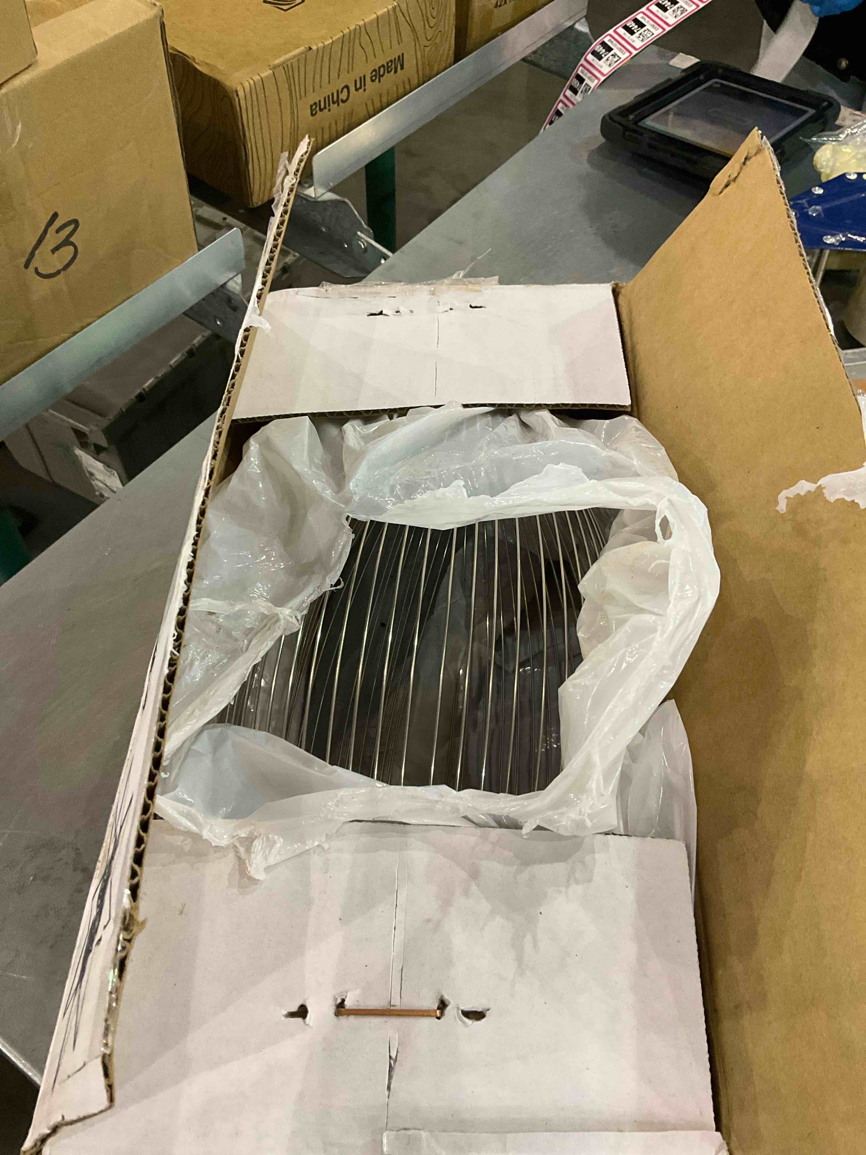 https://s3.amazonaws.com/lotting-images-prod/BargainHunt/EXS01130859_1707222205054.jpeg