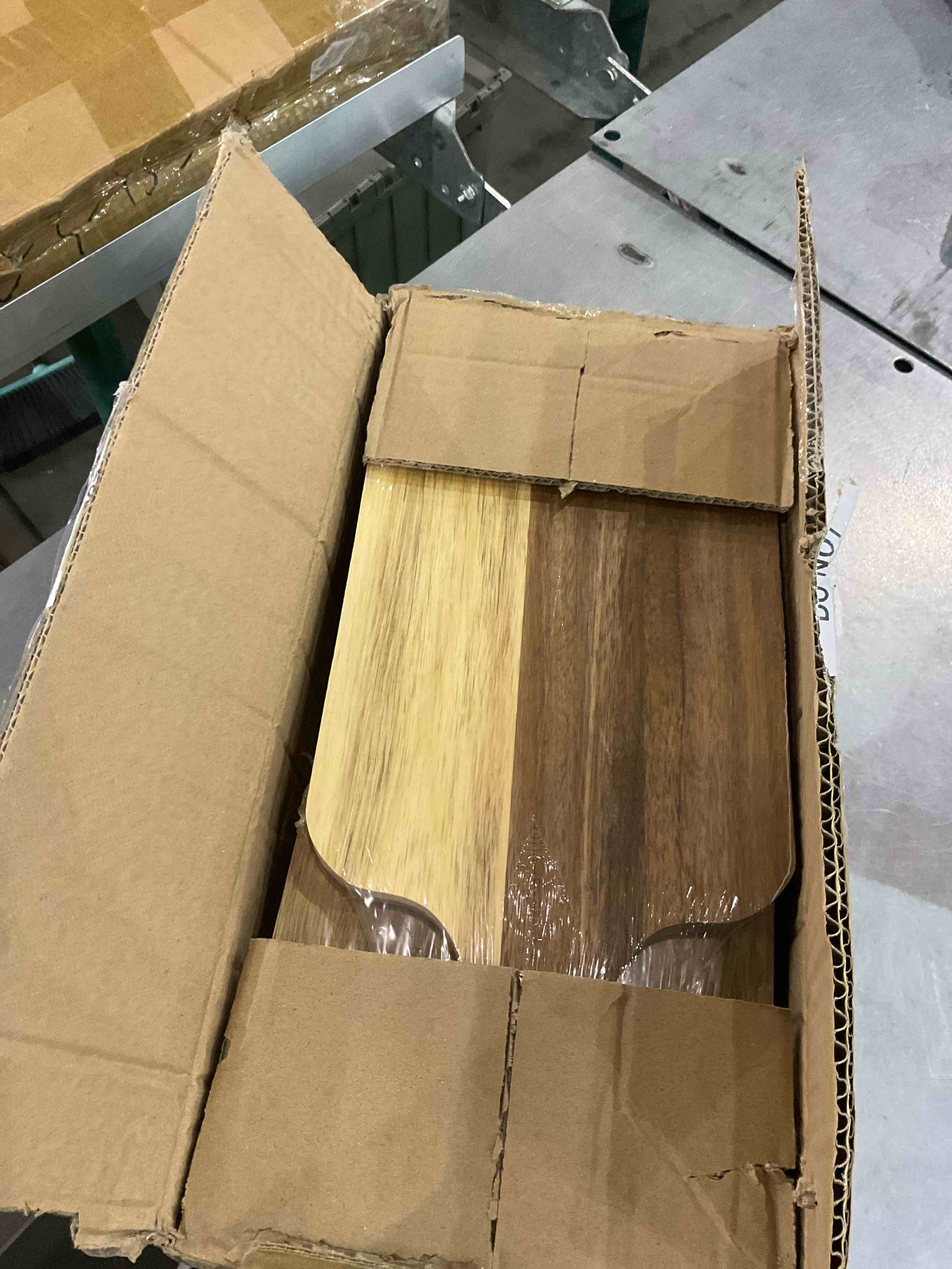 https://s3.amazonaws.com/lotting-images-prod/BargainHunt/EXS01130863_1707222674176.jpeg
