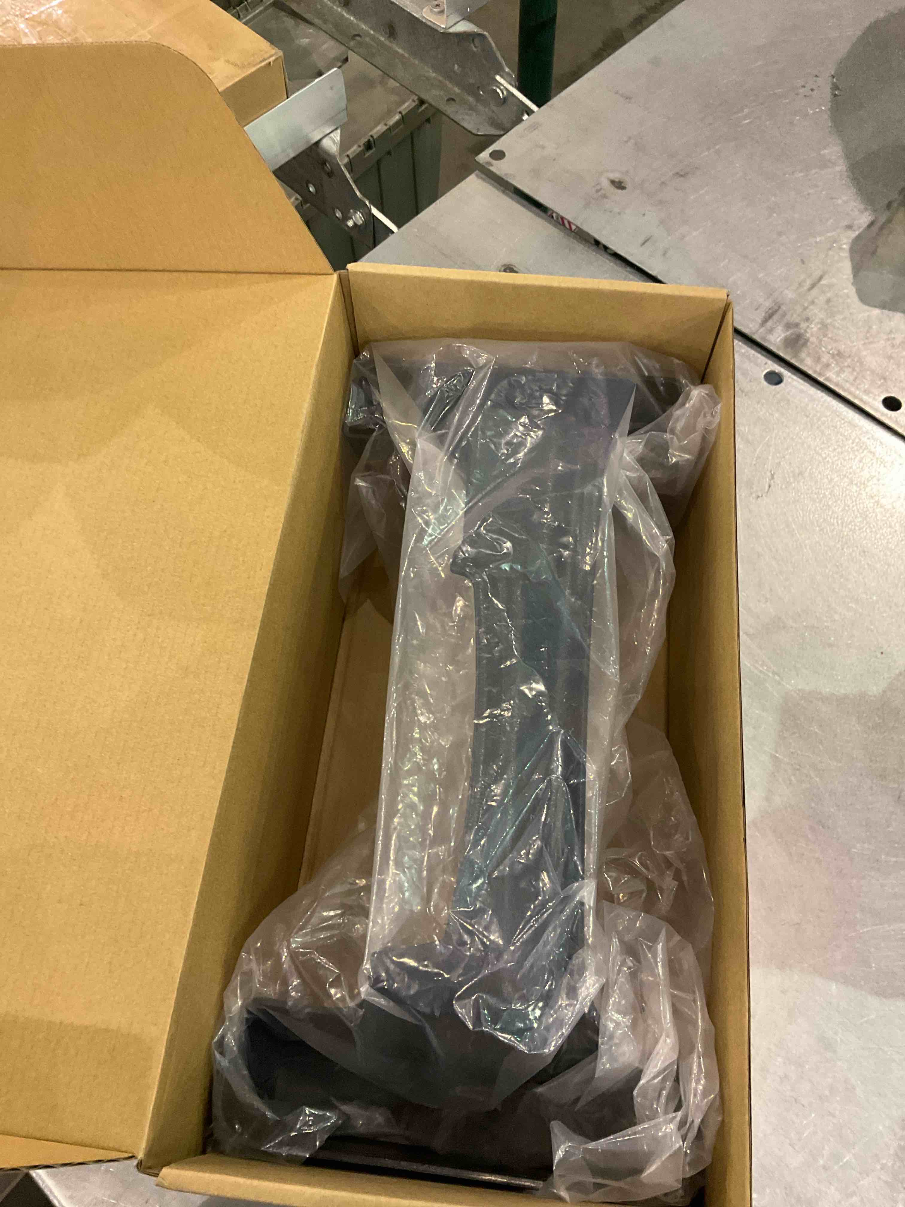https://s3.amazonaws.com/lotting-images-prod/BargainHunt/EXS01130864_1707222839338.jpeg