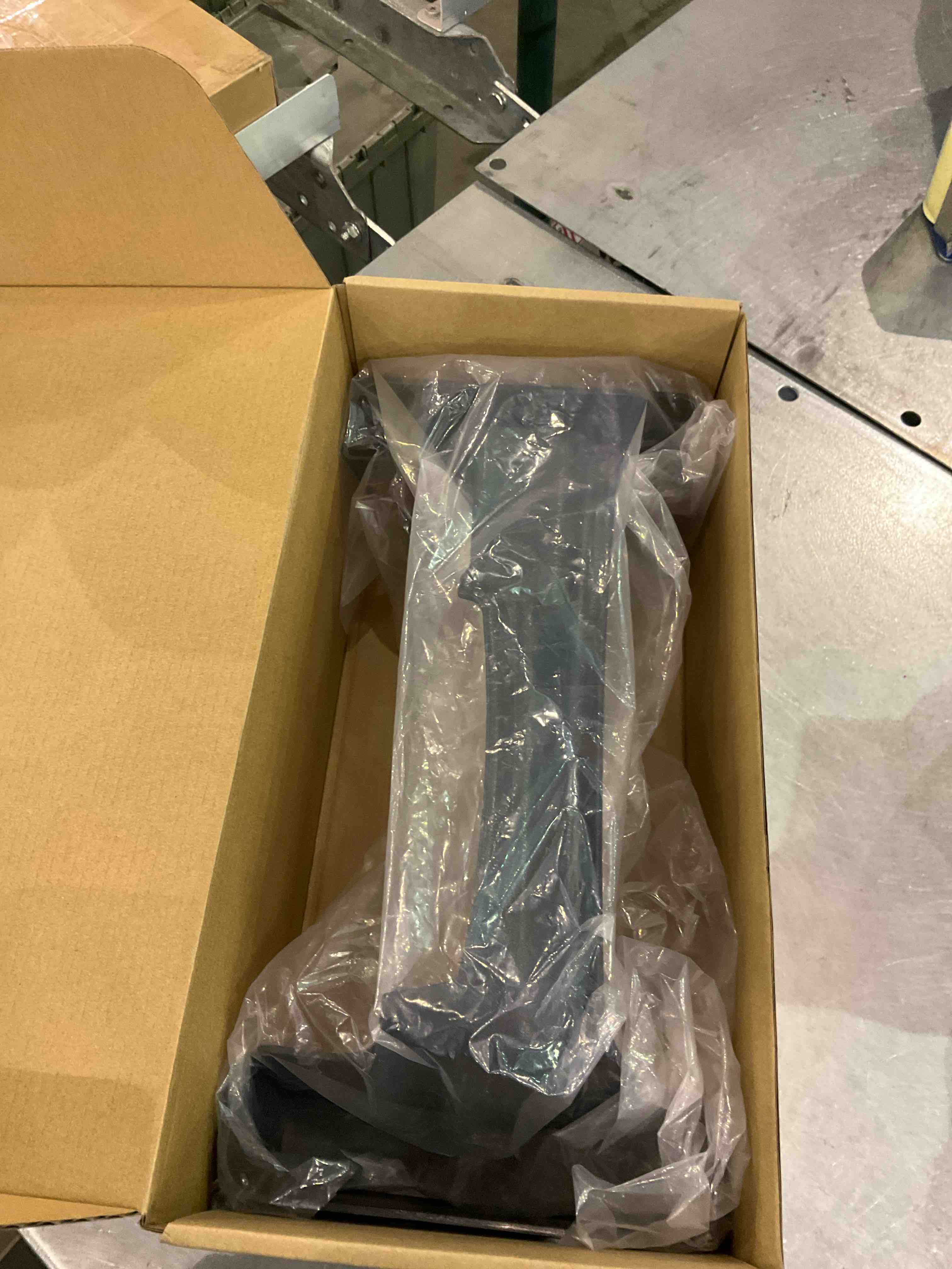 https://s3.amazonaws.com/lotting-images-prod/BargainHunt/EXS01130864_1707222840423.jpeg
